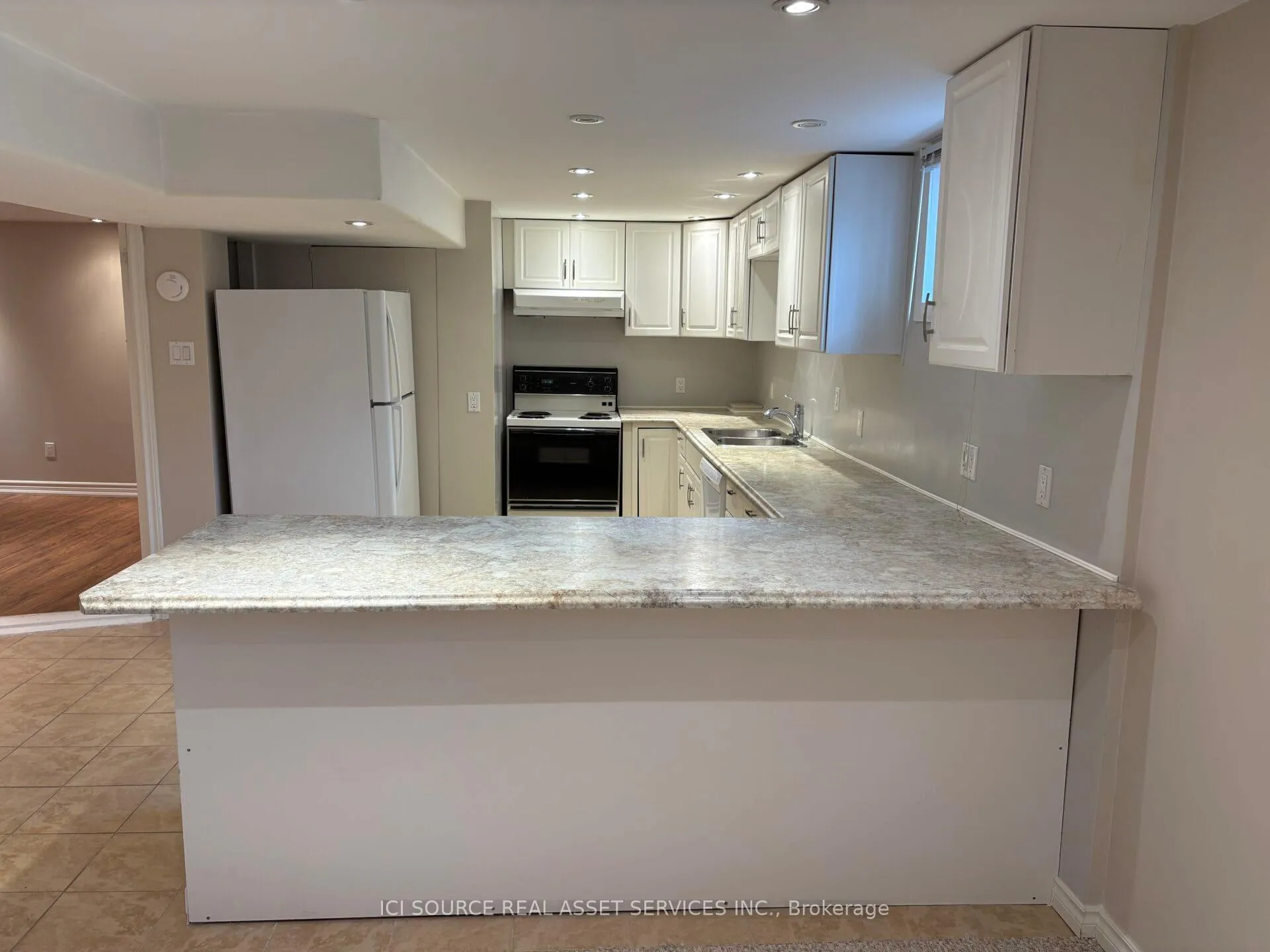 Photo 2 of Unit B, 474 Arnhem Drive, Oshawa, O'Neill — HOMEH