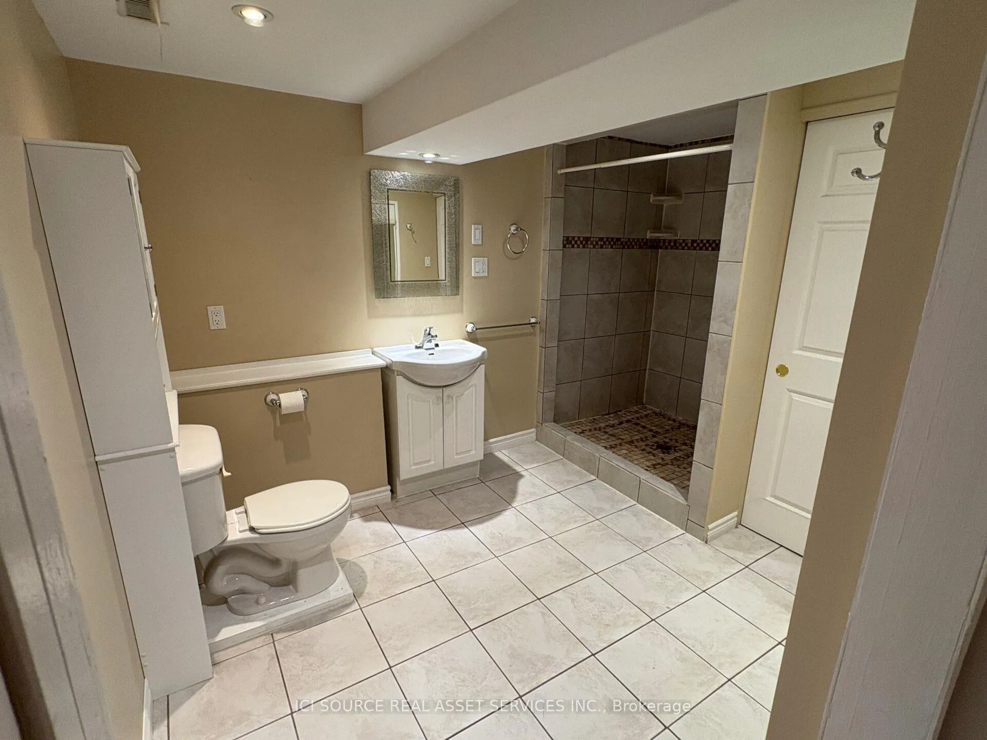 Photo 12 of Unit B, 474 Arnhem Drive, Oshawa, O'Neill — HOMEH