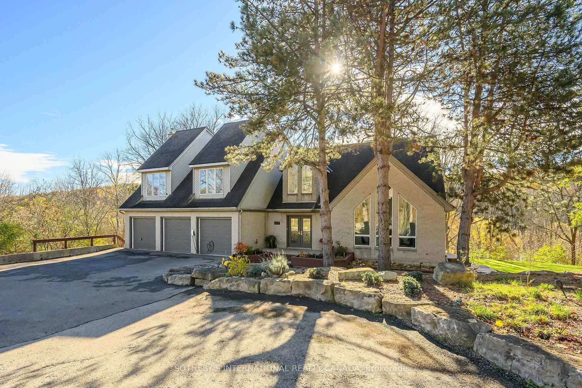 Photo 1 of 774 Old Dundas Road, Hamilton, Rural Ancaster — HOMEH