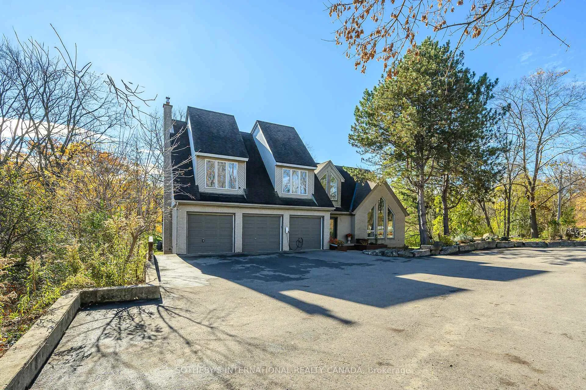 Photo 2 of 774 Old Dundas Road, Hamilton, Rural Ancaster — HOMEH
