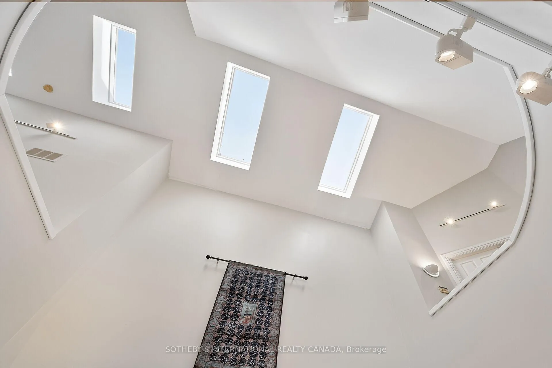 Photo 11 of 774 Old Dundas Road, Hamilton, Rural Ancaster — HOMEH