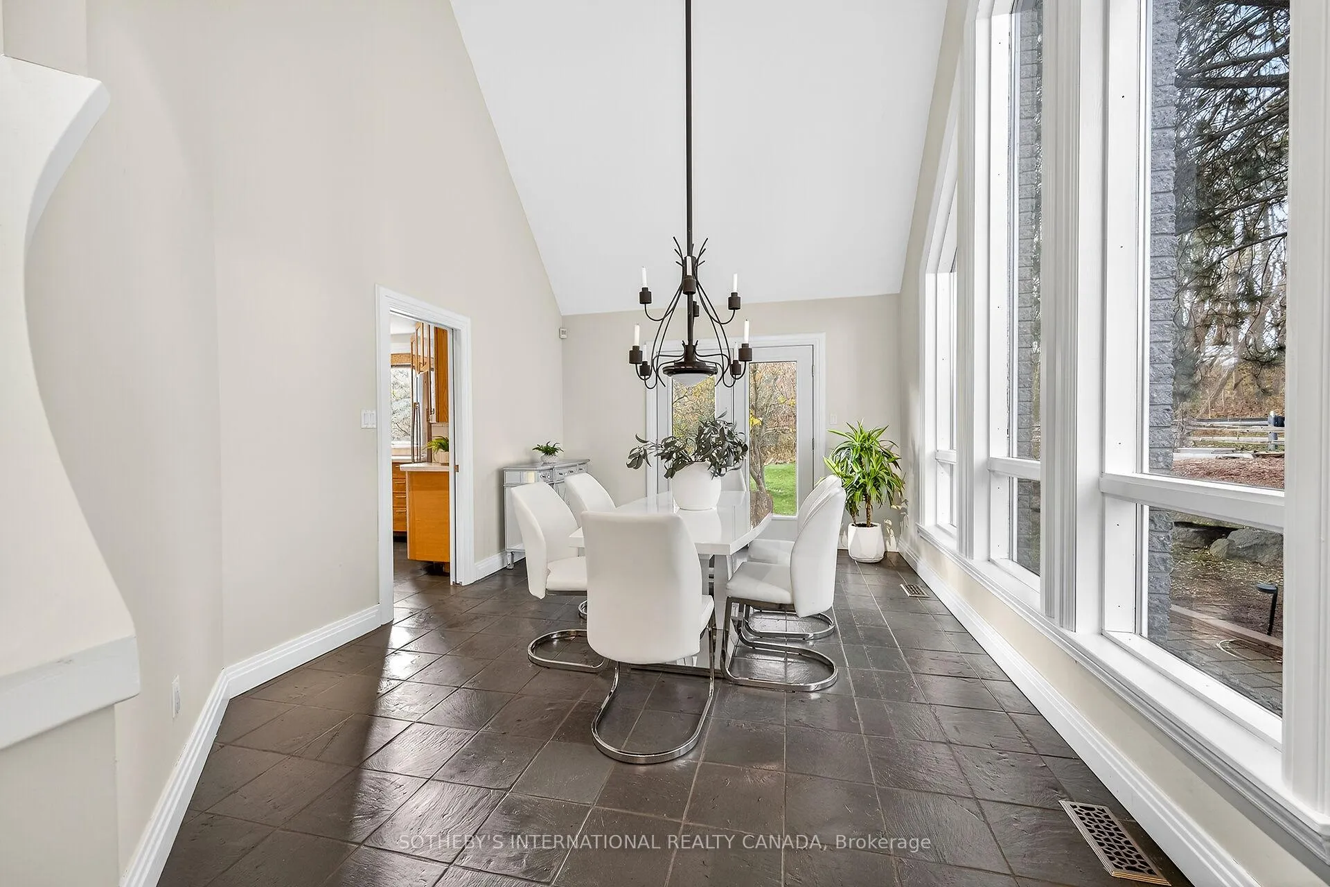 Photo 17 of 774 Old Dundas Road, Hamilton, Rural Ancaster — HOMEH