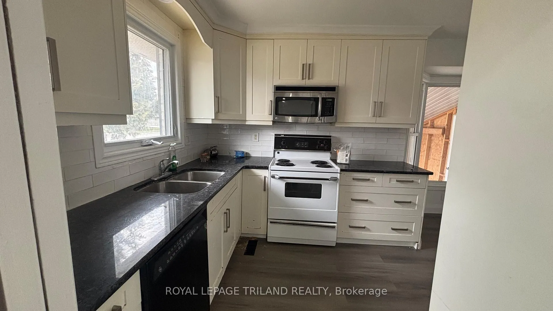 Photo 3 of 136 River Run Terrace, London, East P — HOMEH