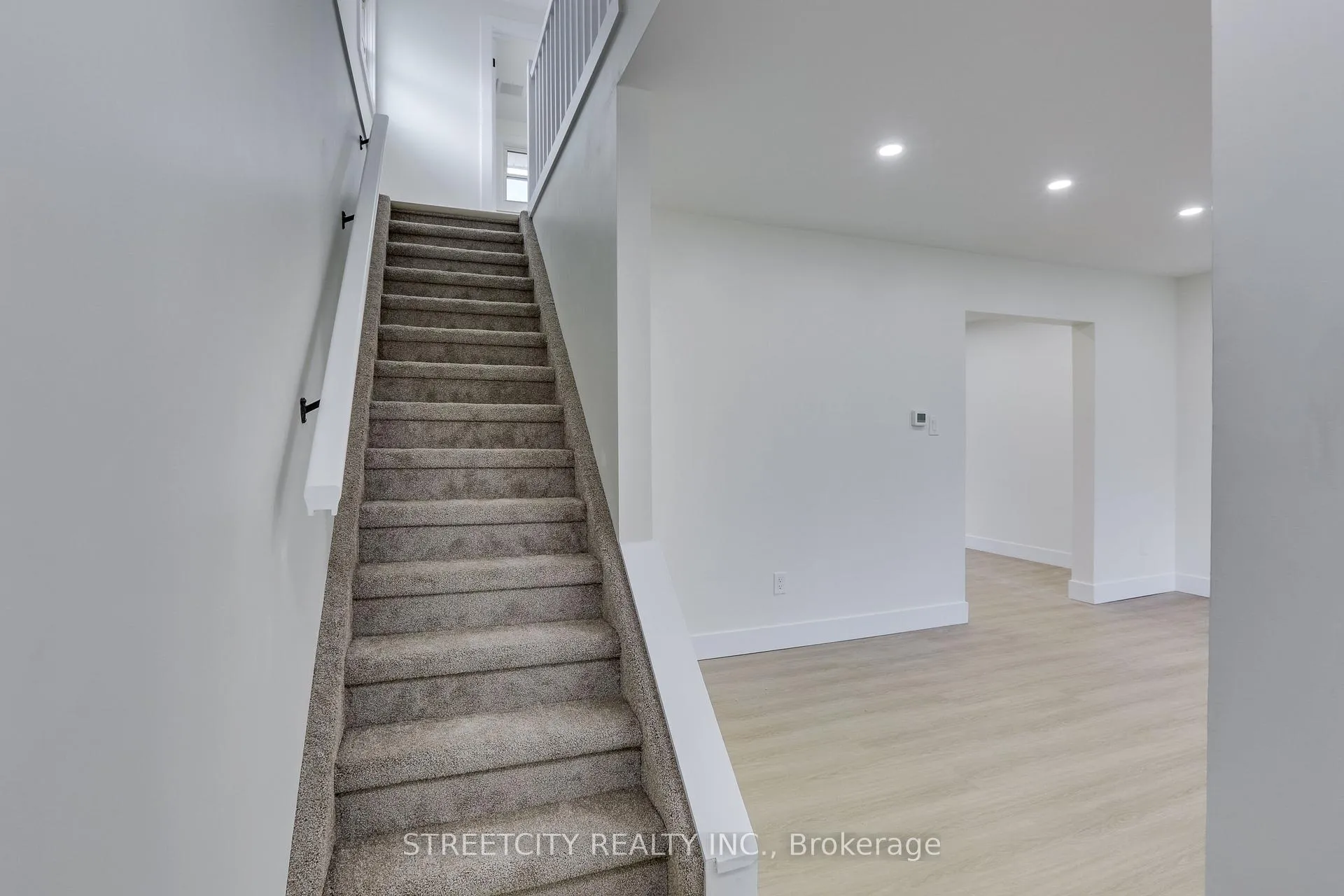 Photo 4 of 25 Augusta Crescent, London, South E — HOMEH