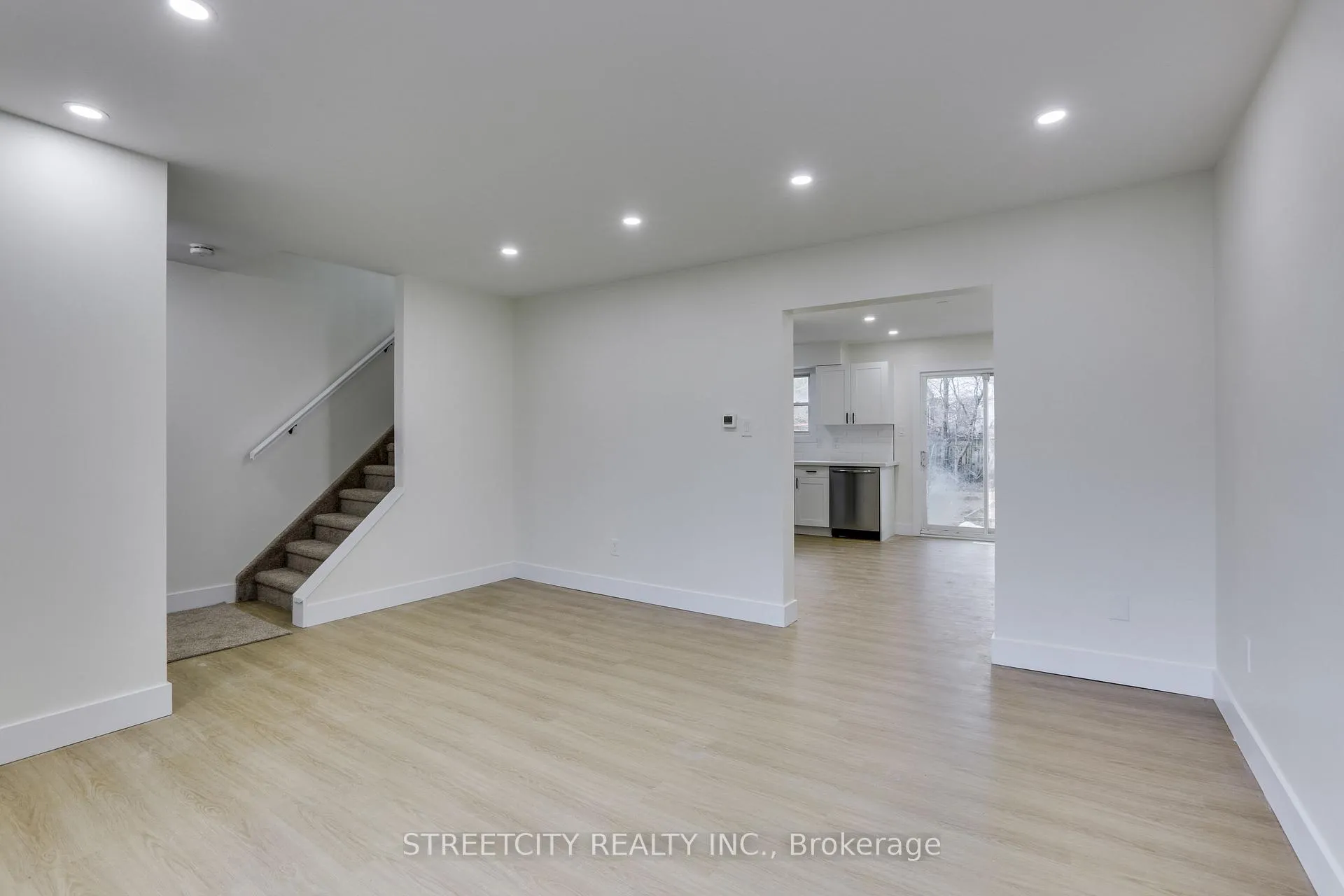 Photo 7 of 25 Augusta Crescent, London, South E — HOMEH