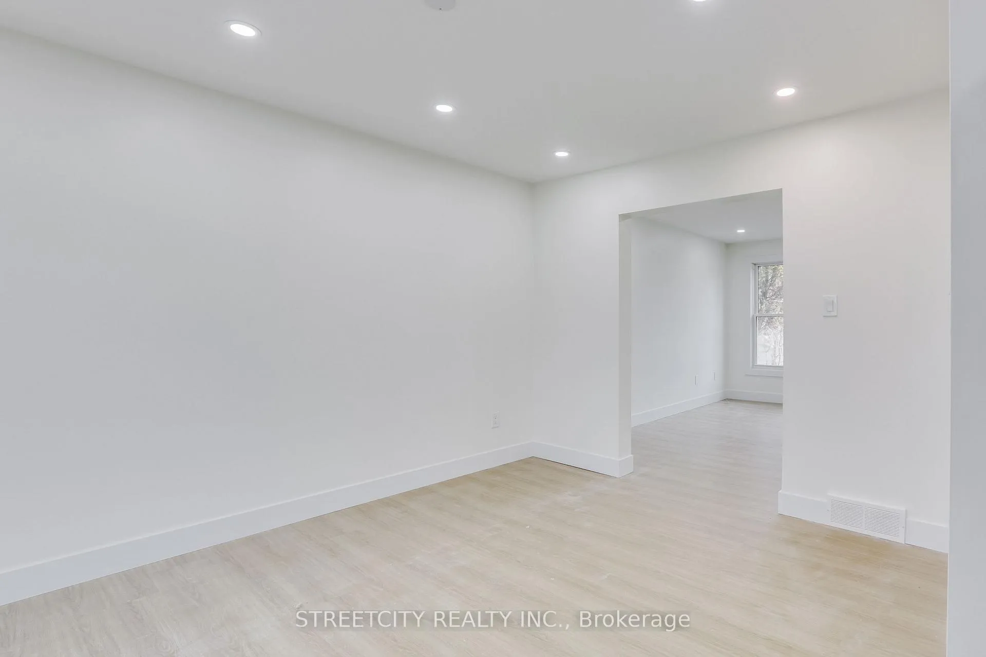 Photo 10 of 25 Augusta Crescent, London, South E — HOMEH