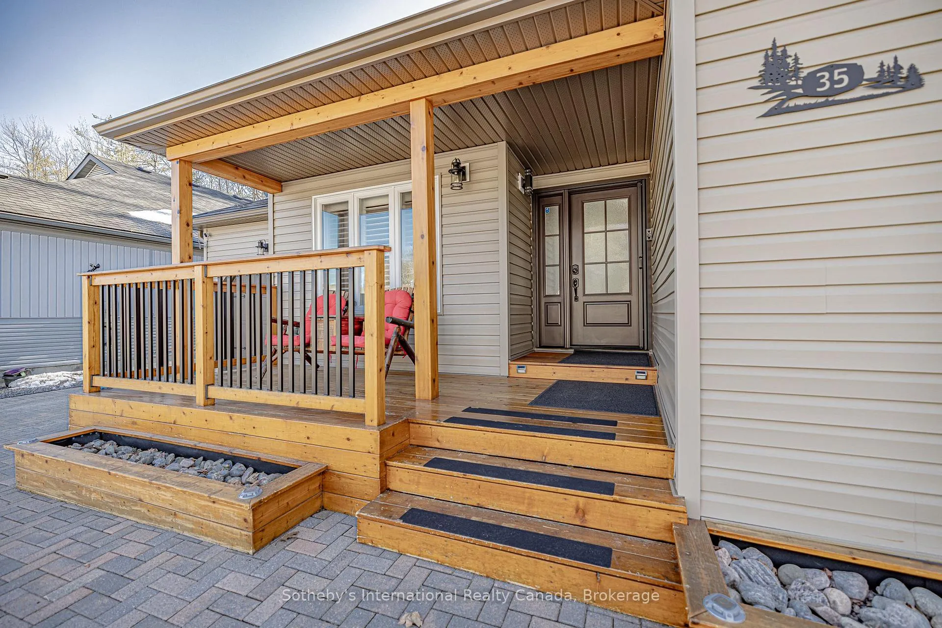 Photo 4 of 35 Pineridge Gate, Gravenhurst, Muskoka (S) — HOMEH