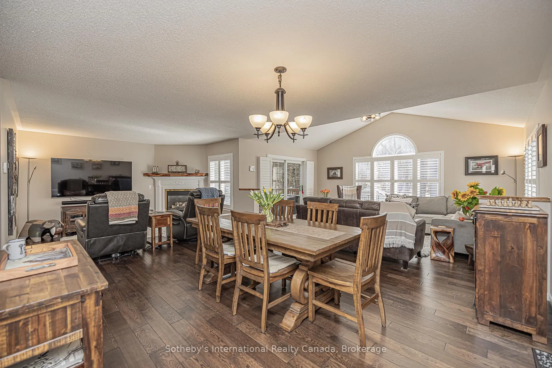 Photo 8 of 35 Pineridge Gate, Gravenhurst, Muskoka (S) — HOMEH