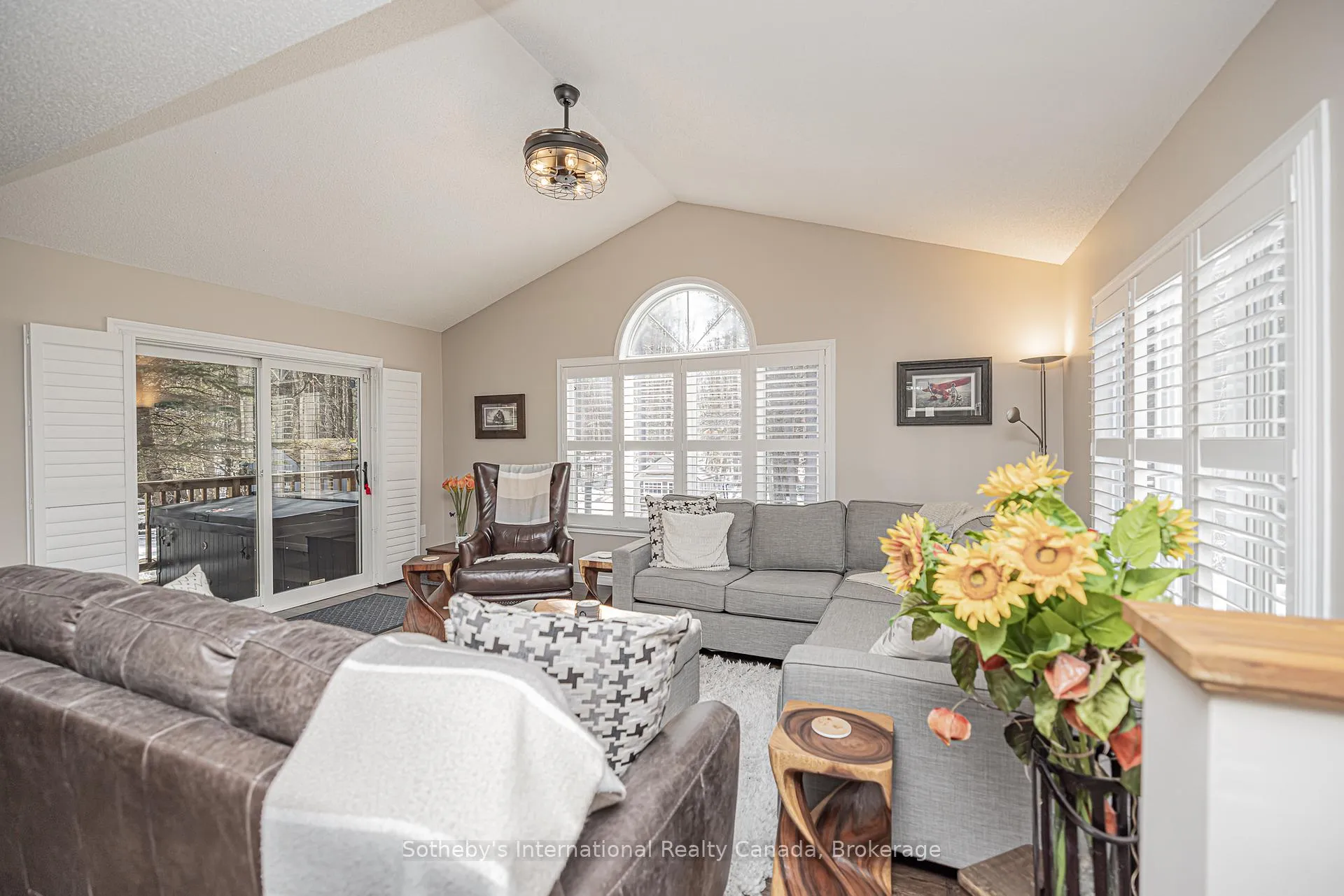 Photo 9 of 35 Pineridge Gate, Gravenhurst, Muskoka (S) — HOMEH
