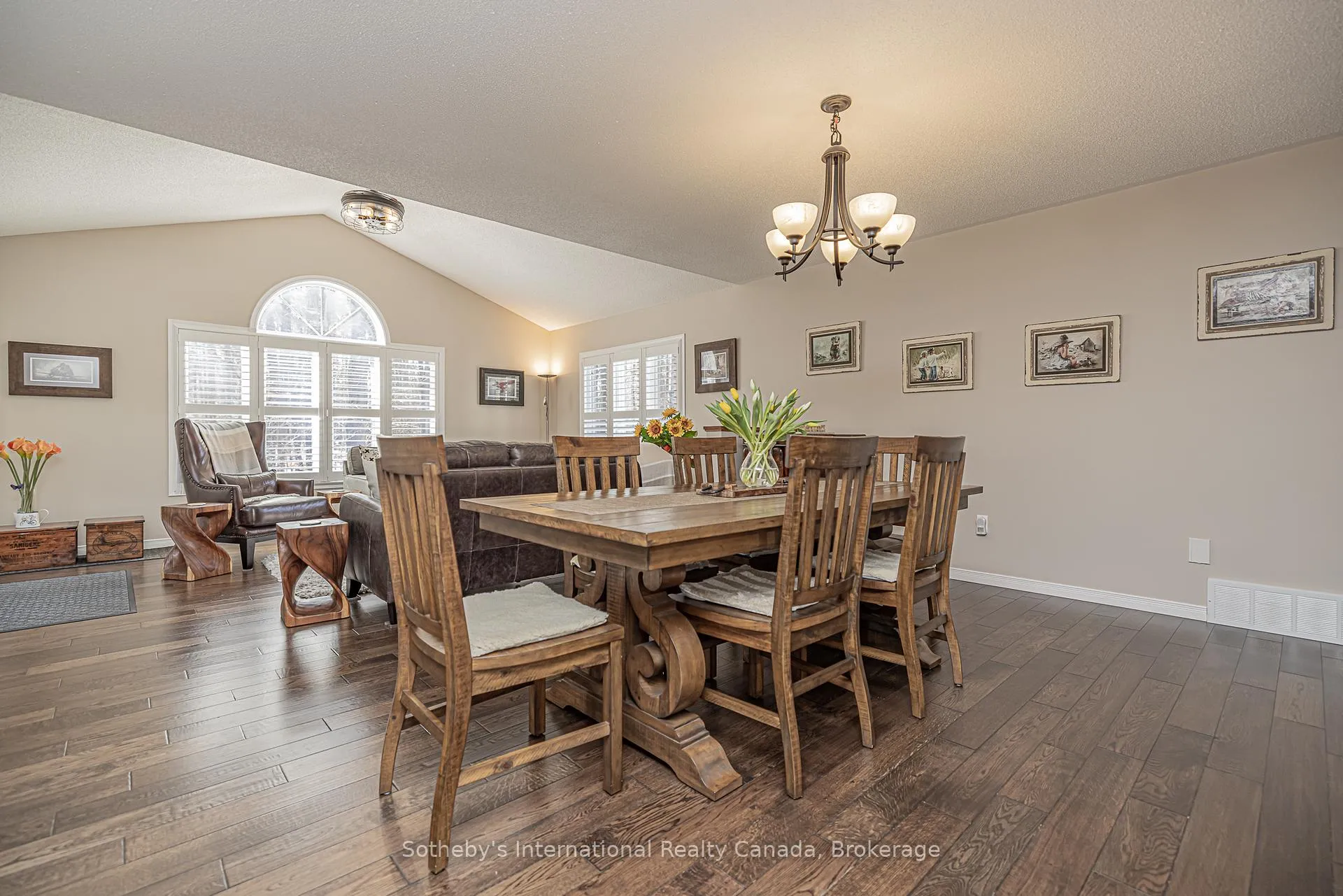 Photo 10 of 35 Pineridge Gate, Gravenhurst, Muskoka (S) — HOMEH