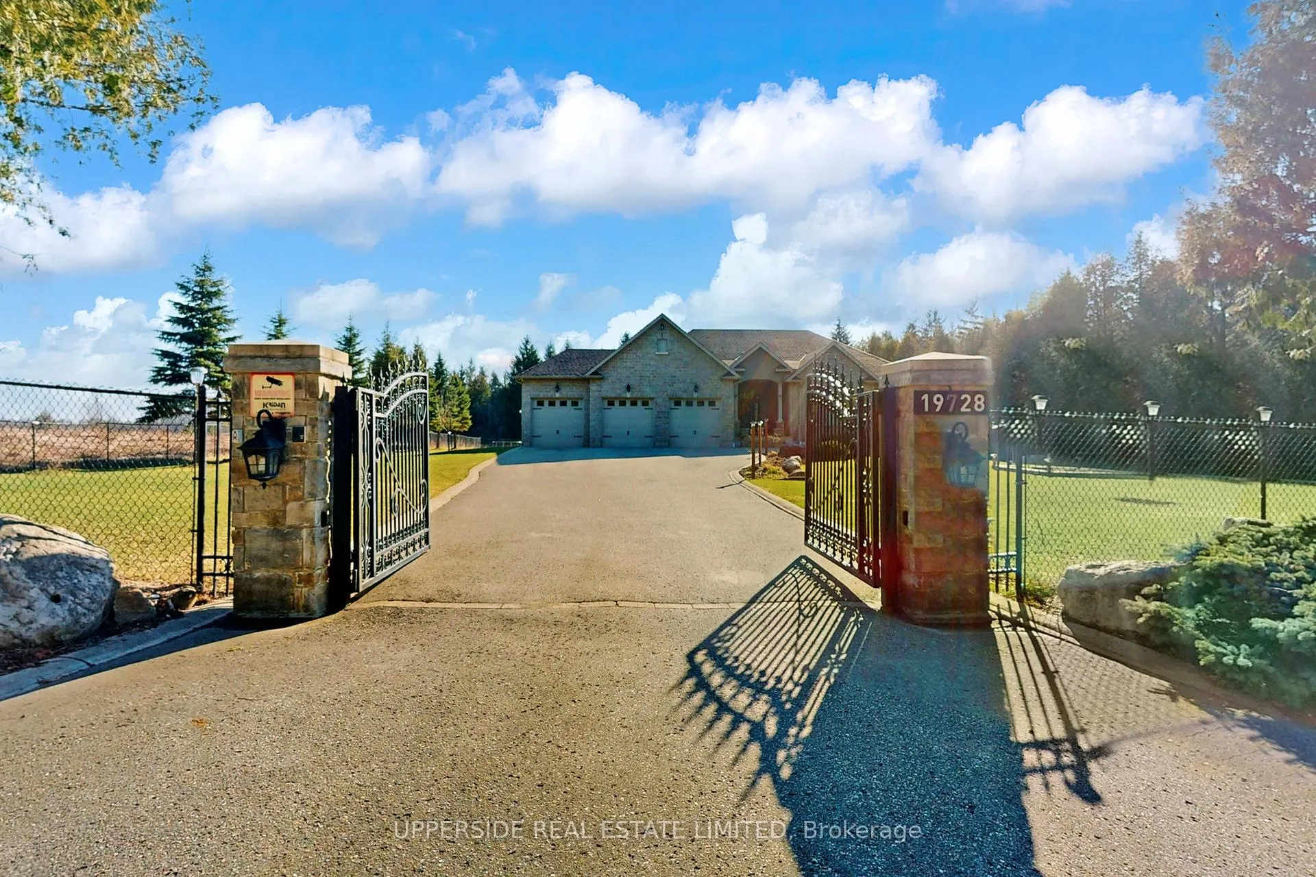 Photo of 19728 Kennedy Road