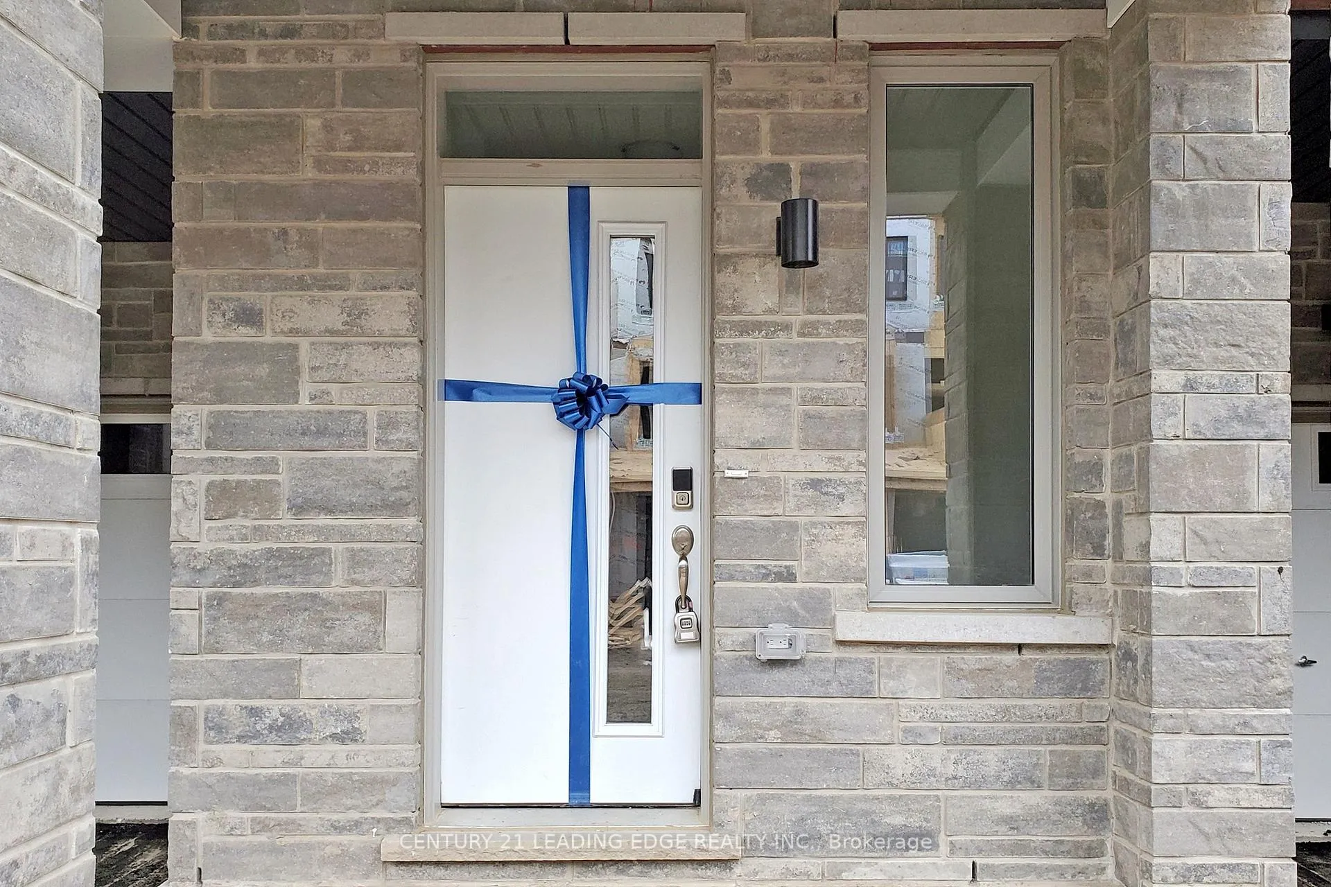 Photo 4 of 66 Melmar Street, Brampton, Northwest Brampton — HOMEH