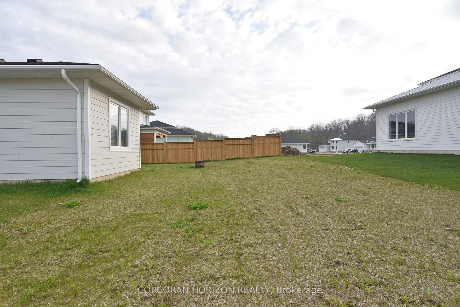 Photo 20 of 403 Breakwater Boulevard, Central Elgin, Port Stanley — HOMEH