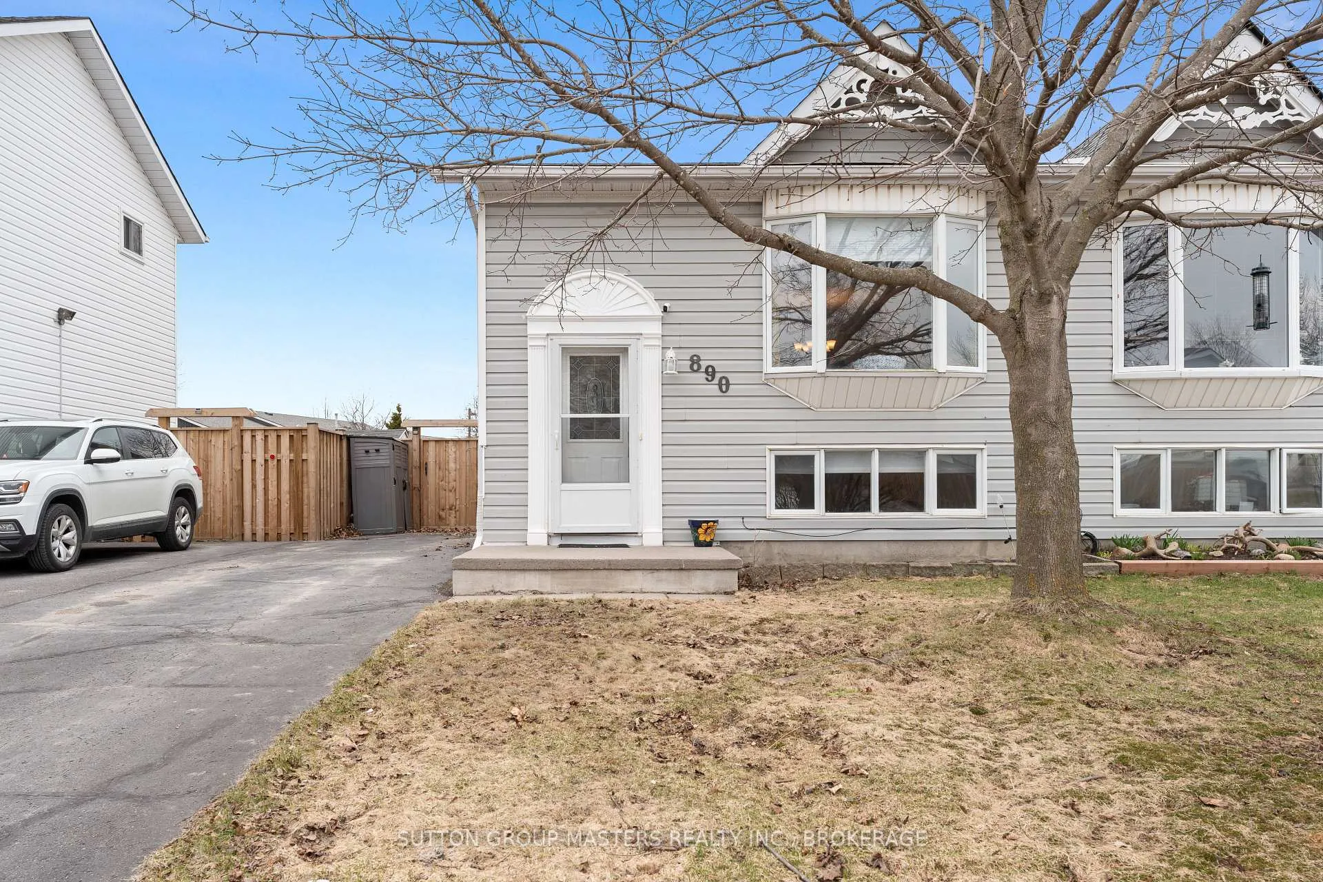 Photo 2 of 890 Warburton Crescent, Kingston, East Gardiners Rd — HOMEH
