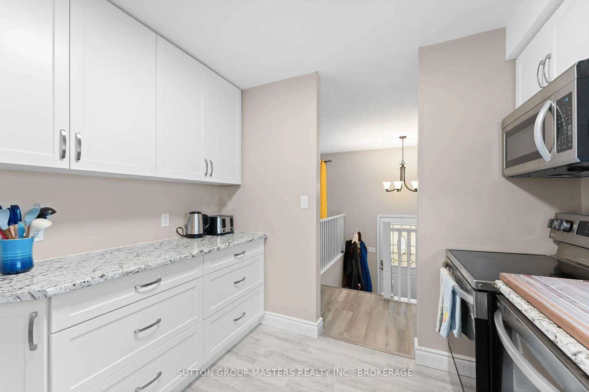 Photo 12 of 890 Warburton Crescent, Kingston, East Gardiners Rd — HOMEH