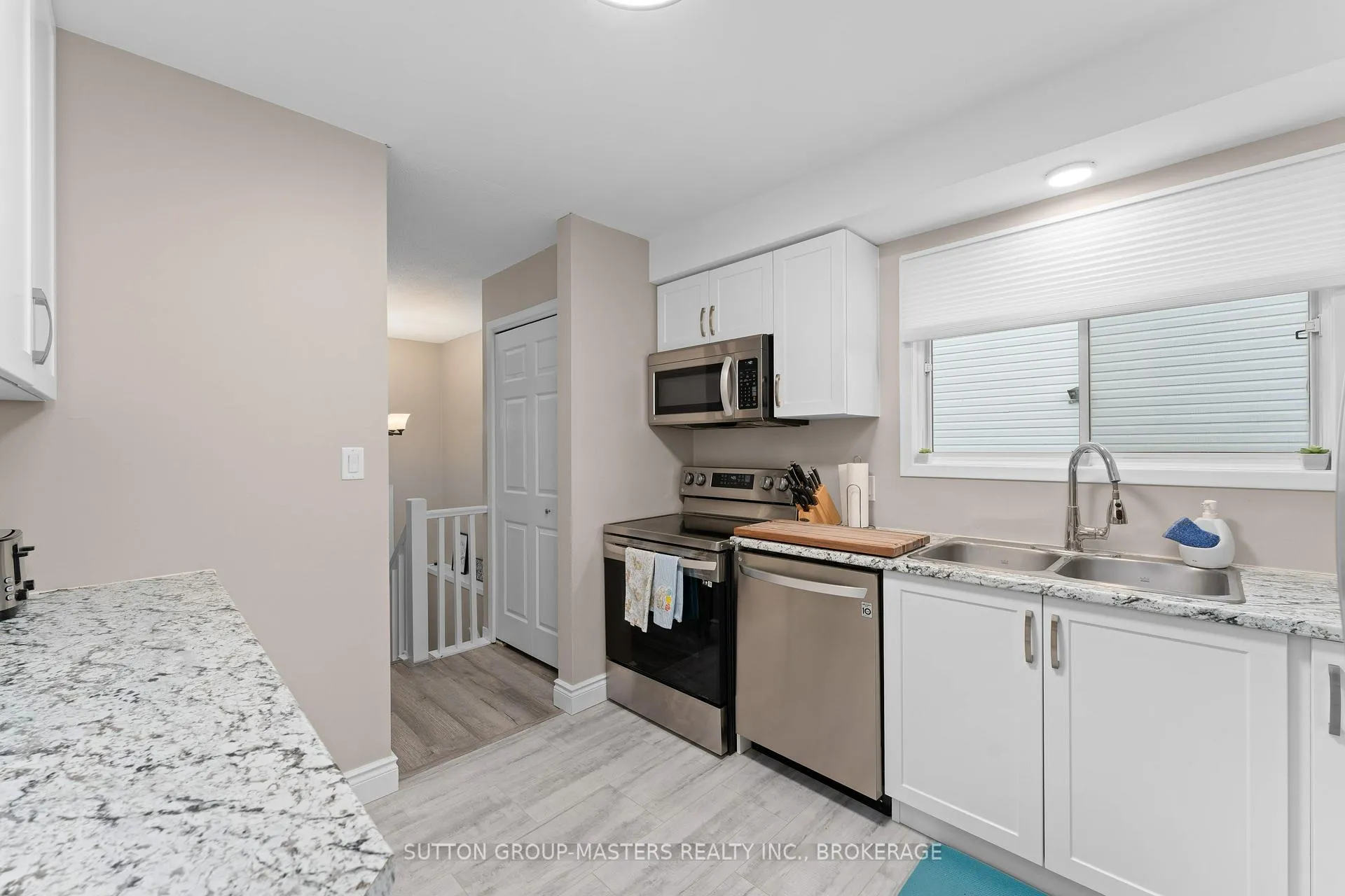 Photo 13 of 890 Warburton Crescent, Kingston, East Gardiners Rd — HOMEH
