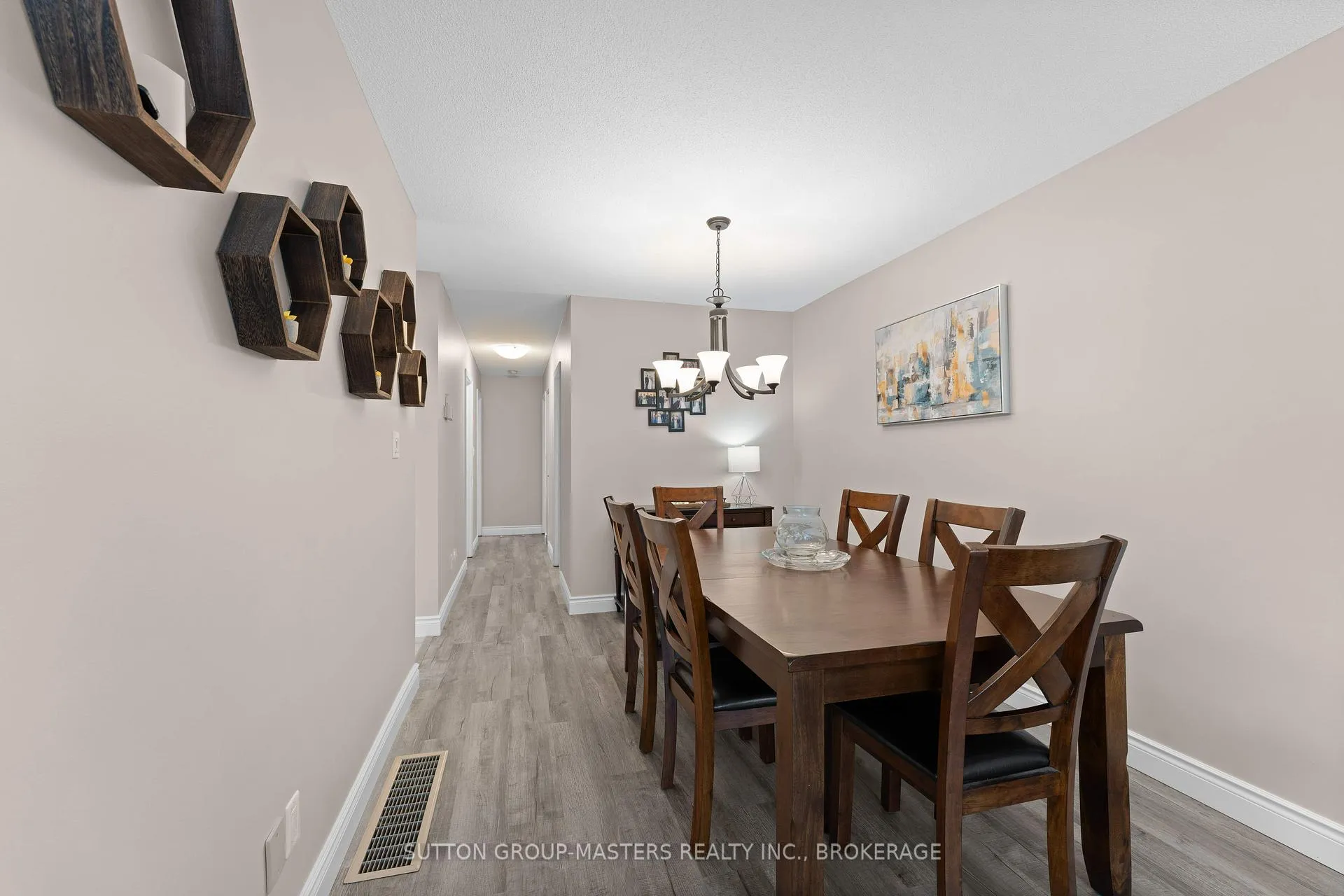 Photo 14 of 890 Warburton Crescent, Kingston, East Gardiners Rd — HOMEH