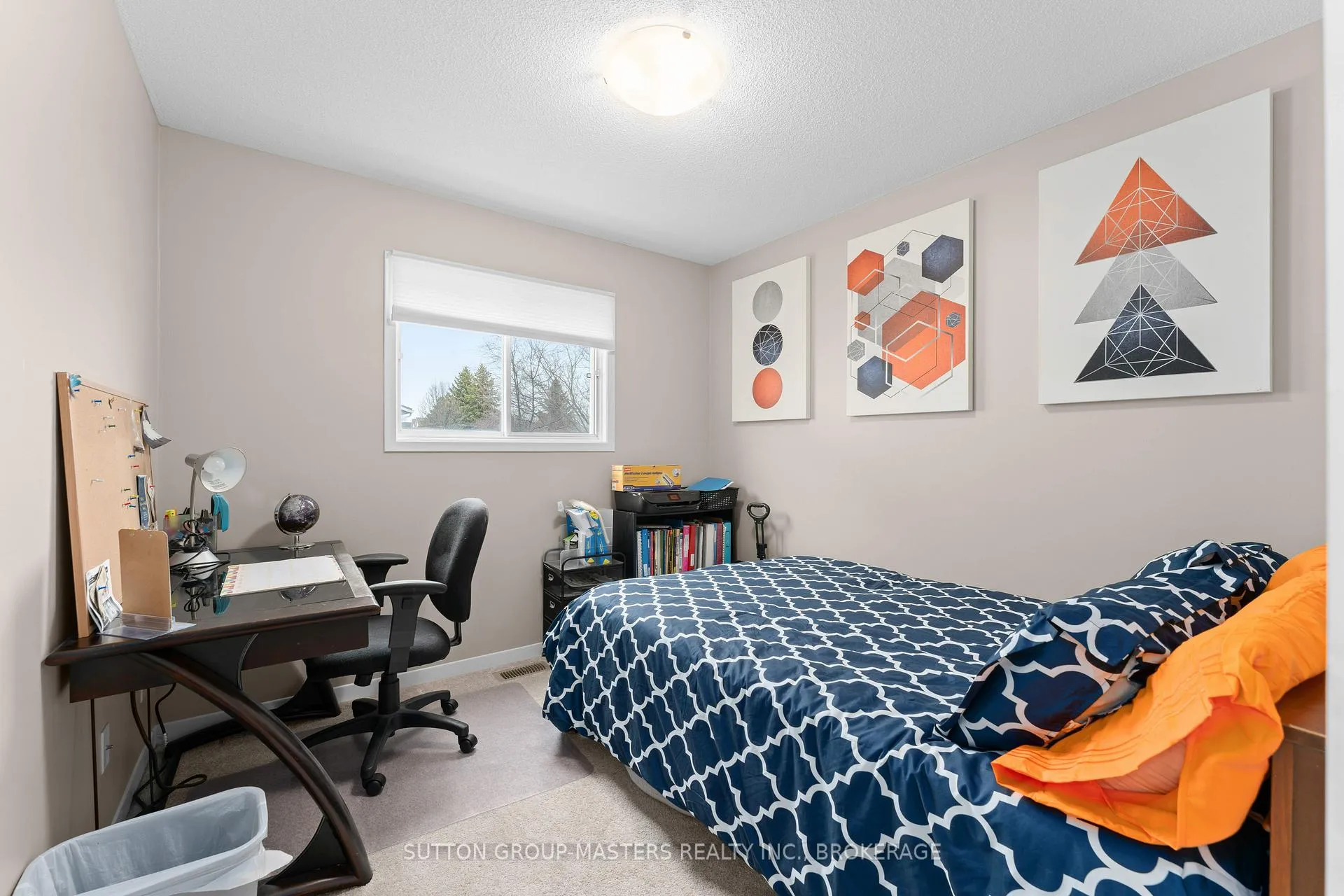 Photo 23 of 890 Warburton Crescent, Kingston, East Gardiners Rd — HOMEH
