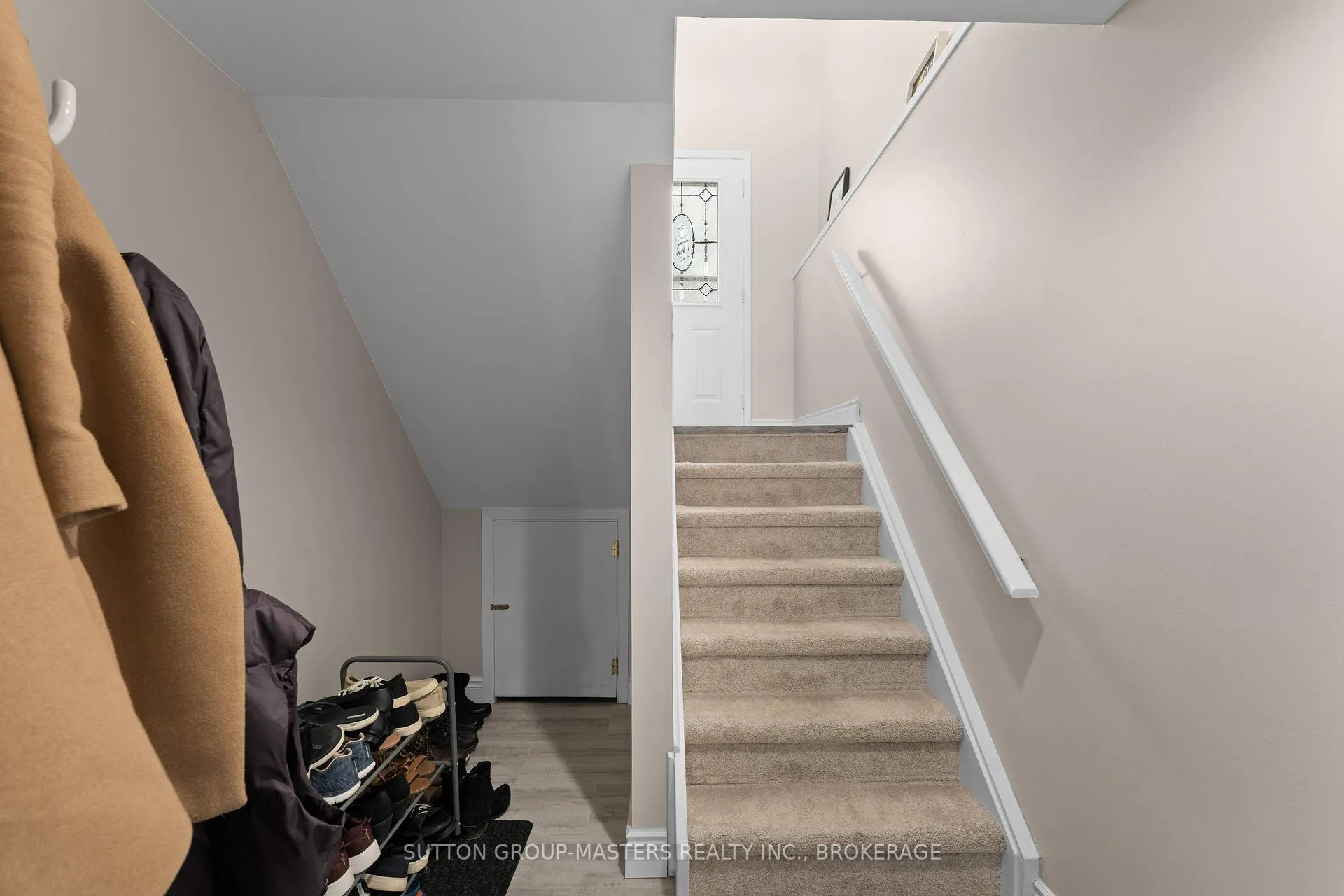 Photo 27 of 890 Warburton Crescent, Kingston, East Gardiners Rd — HOMEH