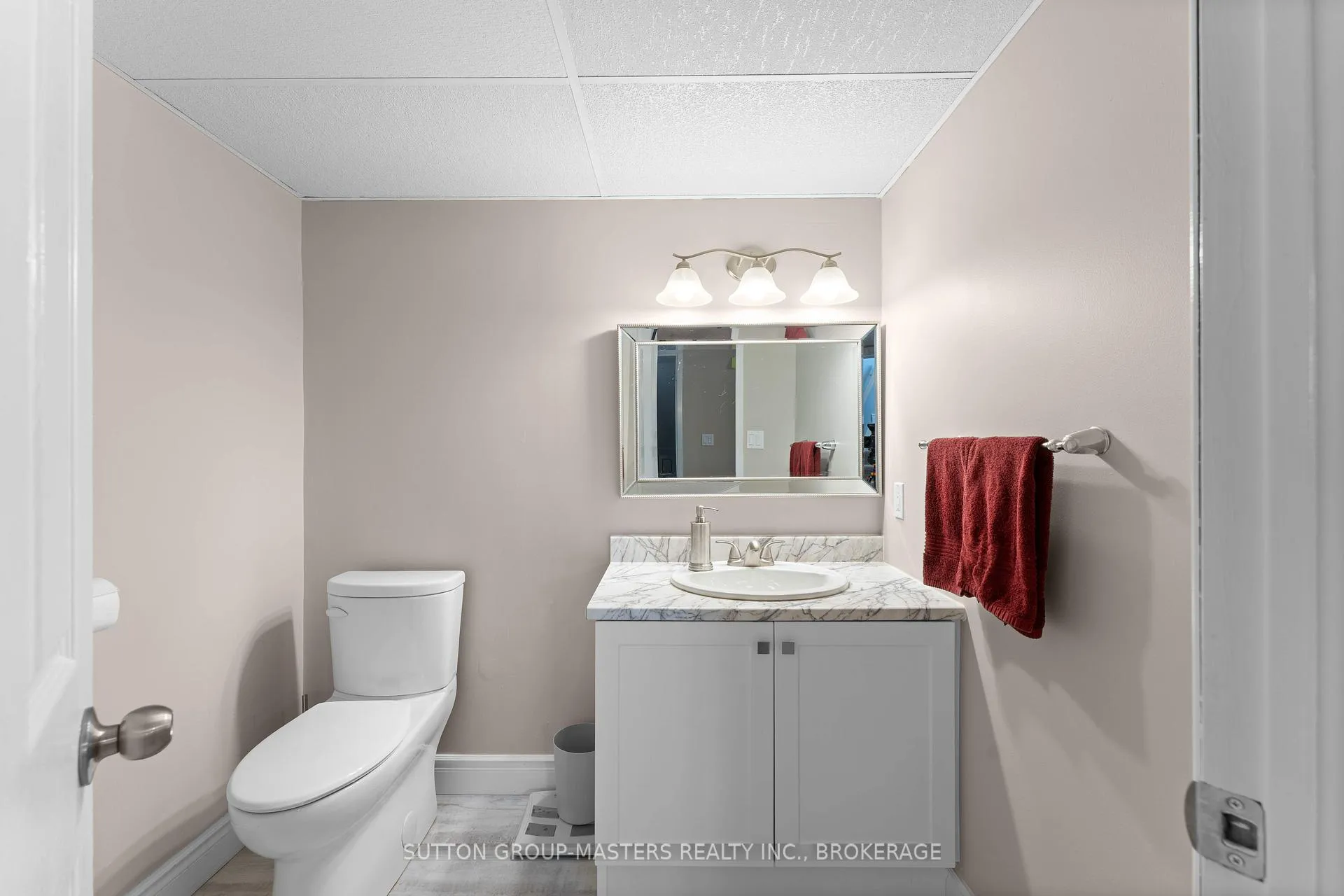 Photo 32 of 890 Warburton Crescent, Kingston, East Gardiners Rd — HOMEH