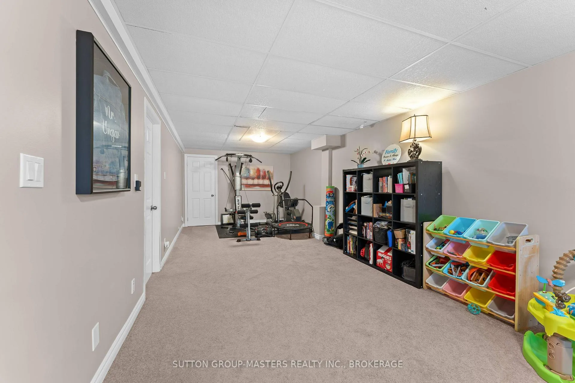 Photo 33 of 890 Warburton Crescent, Kingston, East Gardiners Rd — HOMEH