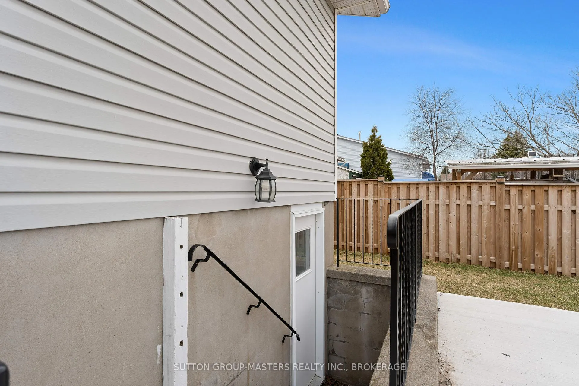 Photo 38 of 890 Warburton Crescent, Kingston, East Gardiners Rd — HOMEH