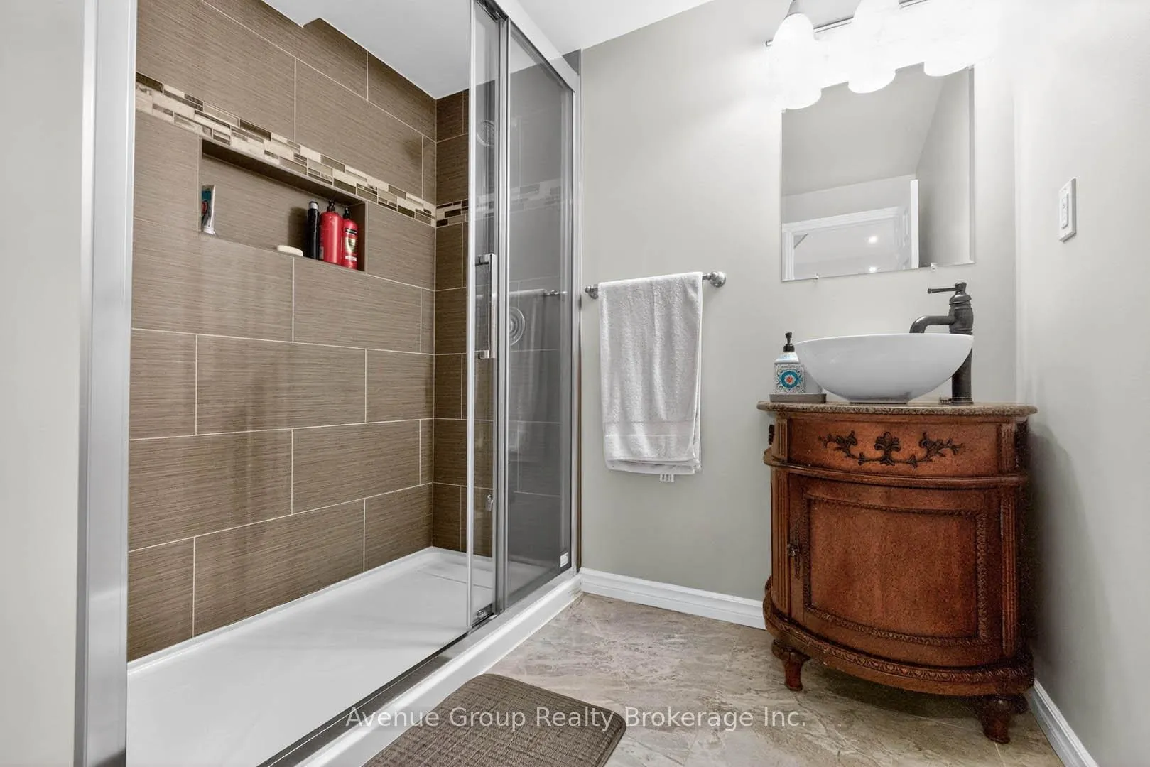 Photo 37 of 63 Adastra Crescent, Markham, Victoria Manor-Jennings Gate — HOMEH