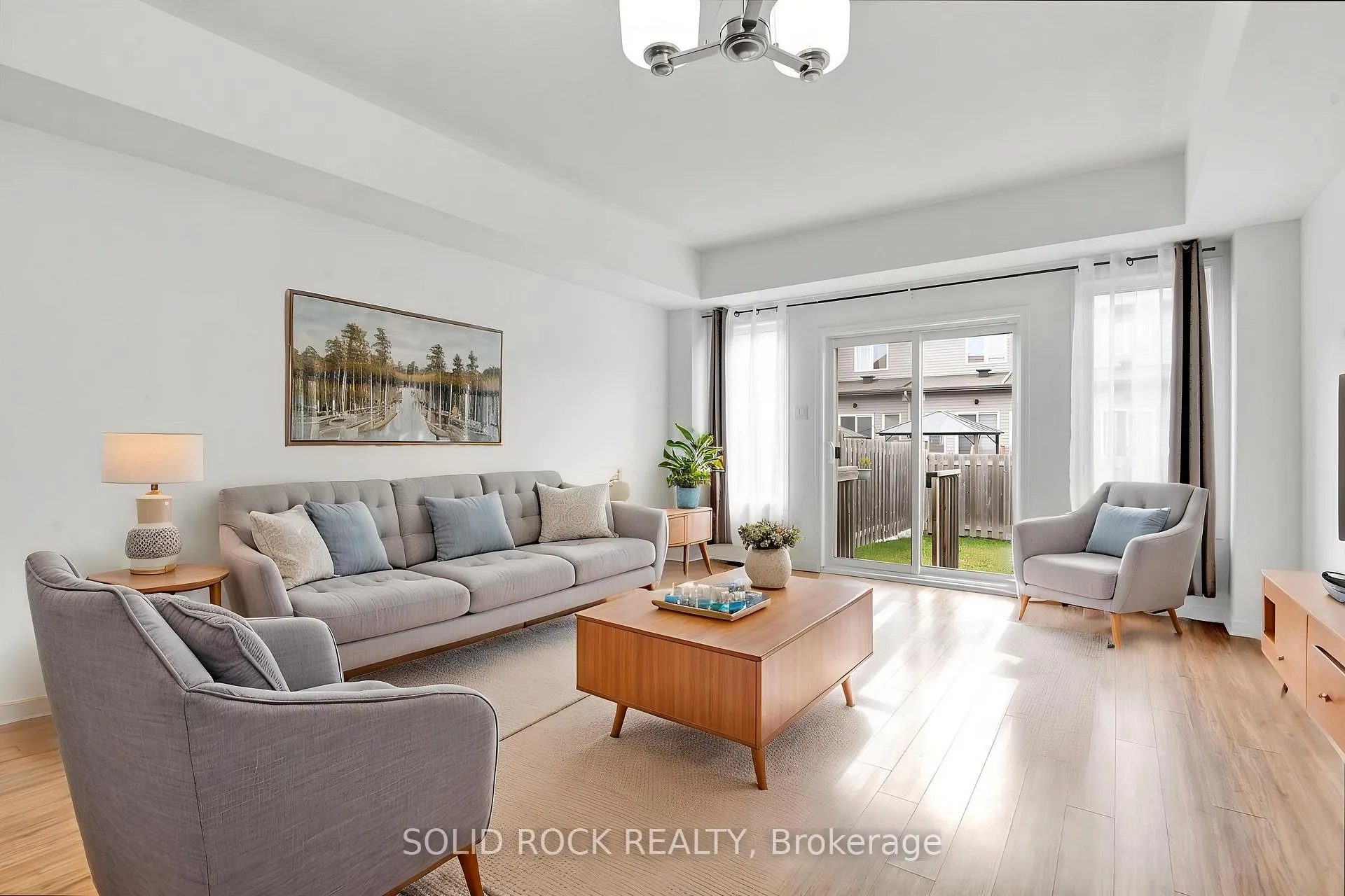 Photo 4 of 40 Gordon Ferguson Place, Arnprior — HOMEH