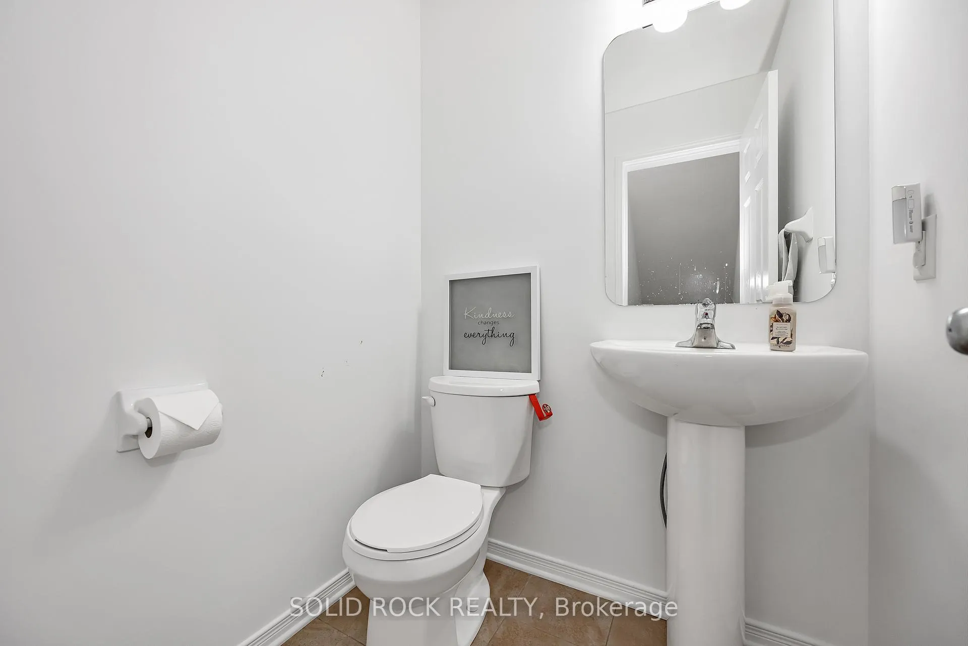 Photo 12 of 40 Gordon Ferguson Place, Arnprior — HOMEH