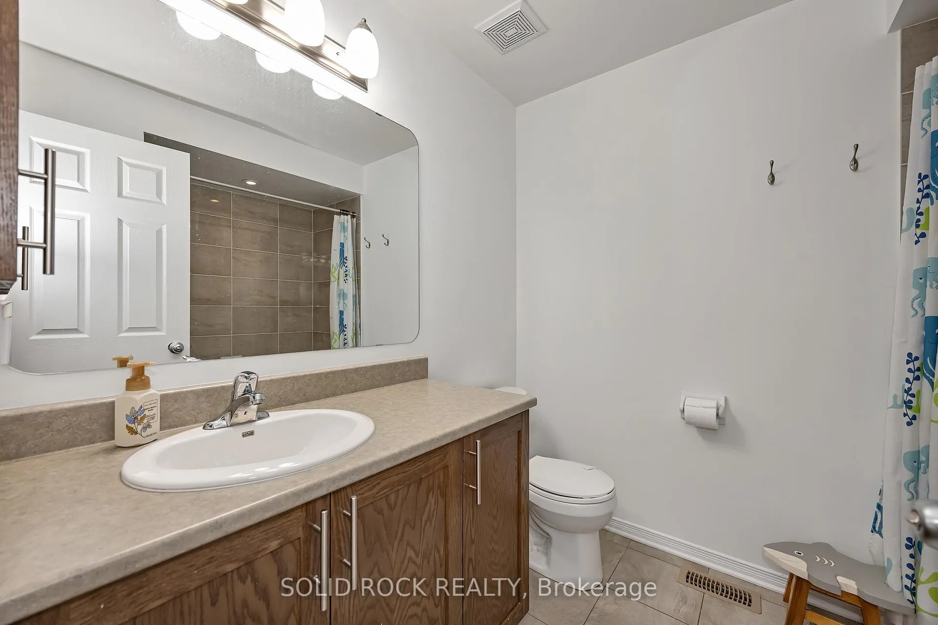 Photo 21 of 40 Gordon Ferguson Place, Arnprior — HOMEH