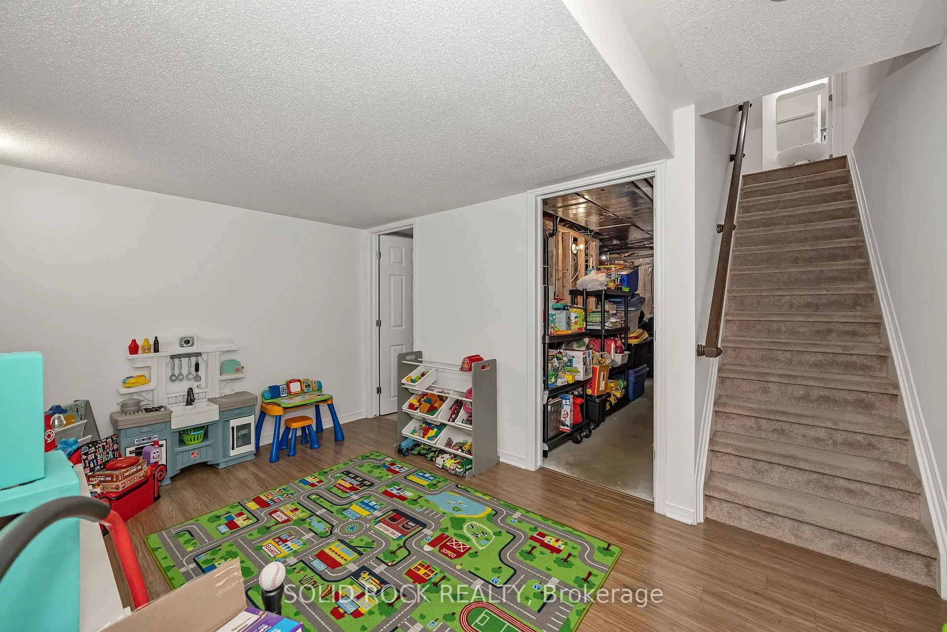 Photo 23 of 40 Gordon Ferguson Place, Arnprior — HOMEH