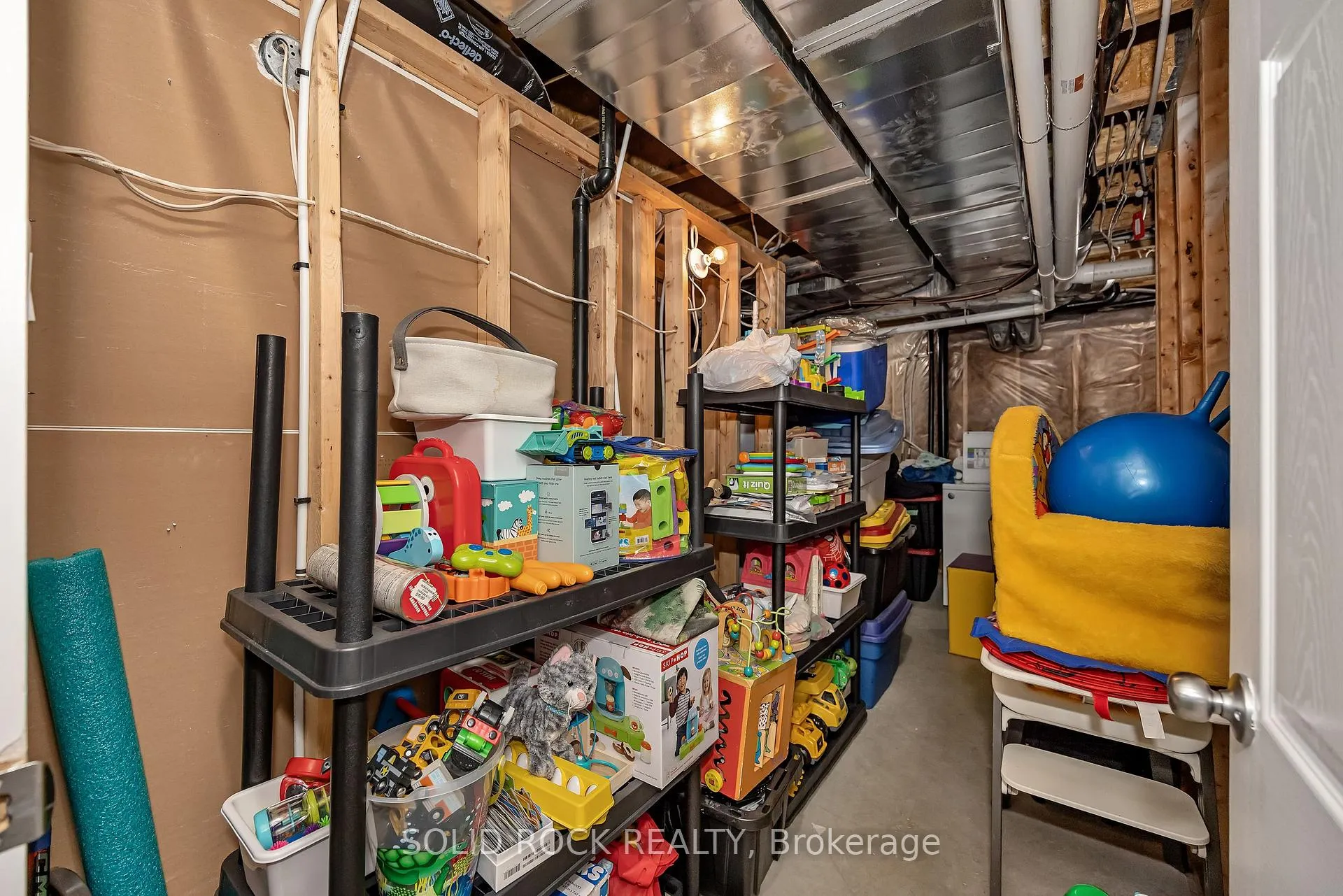 Photo 28 of 40 Gordon Ferguson Place, Arnprior — HOMEH