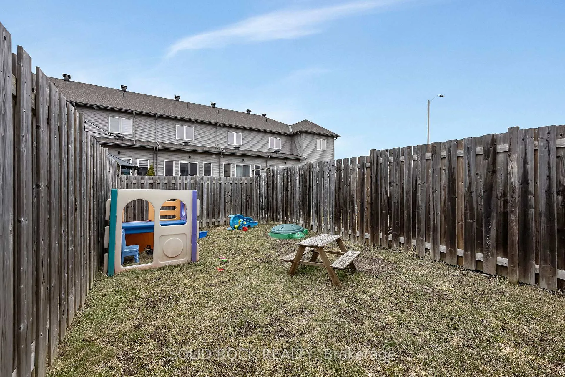 Photo 30 of 40 Gordon Ferguson Place, Arnprior — HOMEH