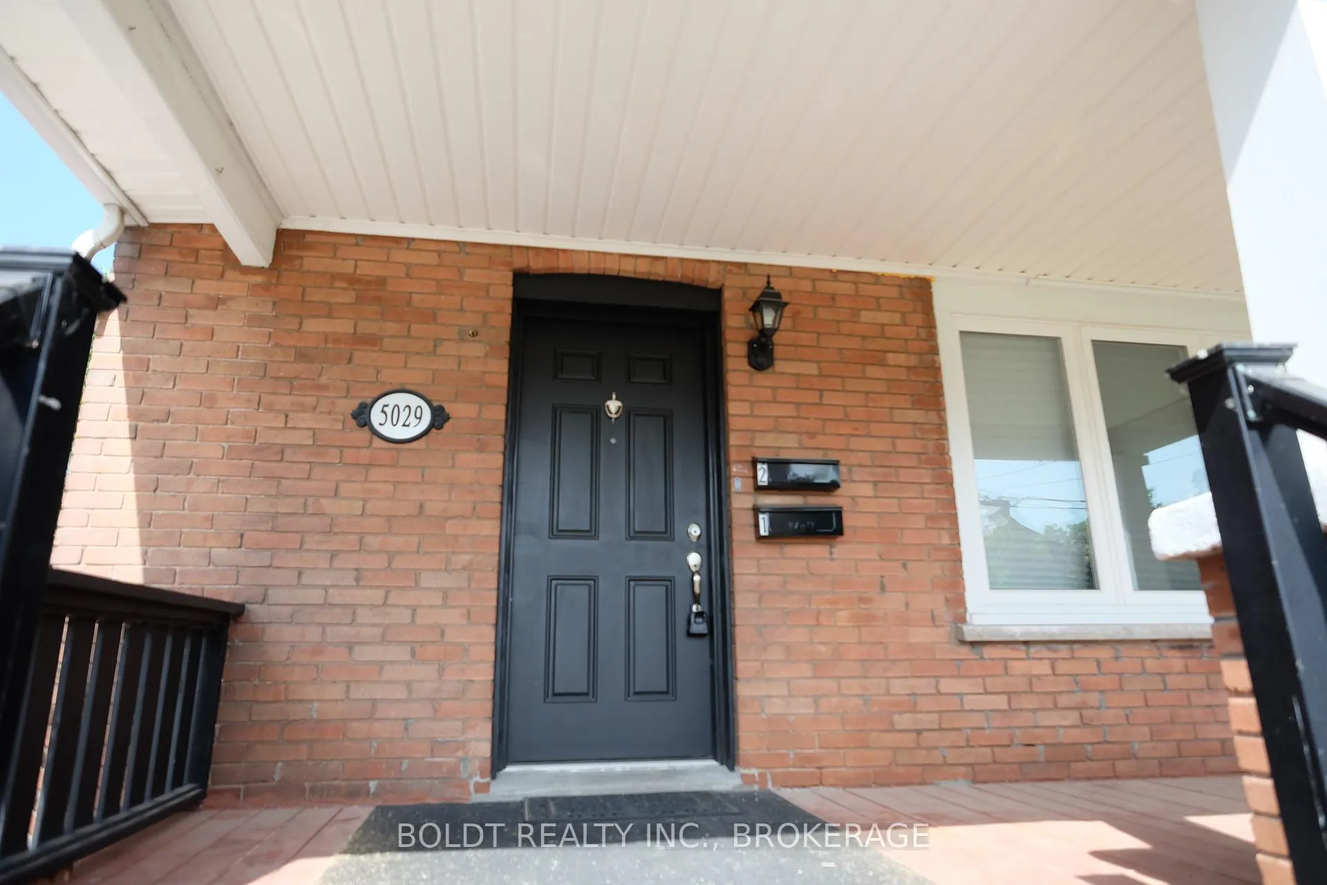 Photo 2 of Unit 2, 5029 Fourth Avenue, Niagara Falls, Cherrywood — HOMEH
