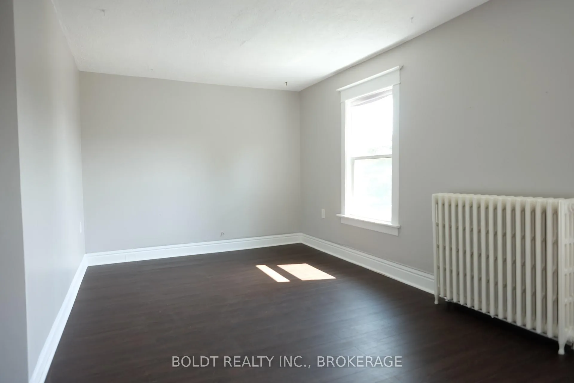Photo 5 of Unit 2, 5029 Fourth Avenue, Niagara Falls, Cherrywood — HOMEH