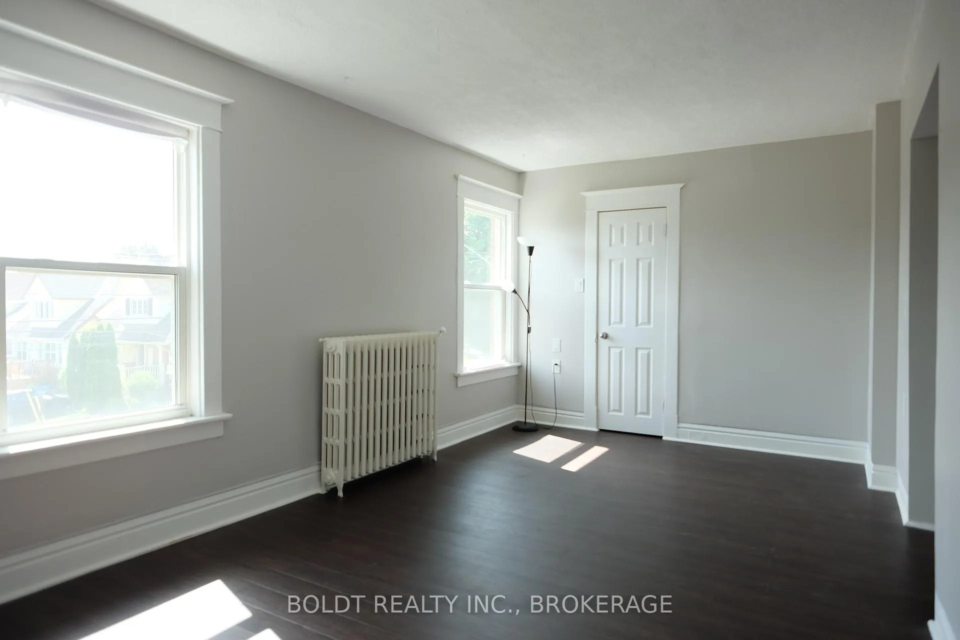 Photo 6 of Unit 2, 5029 Fourth Avenue, Niagara Falls, Cherrywood — HOMEH