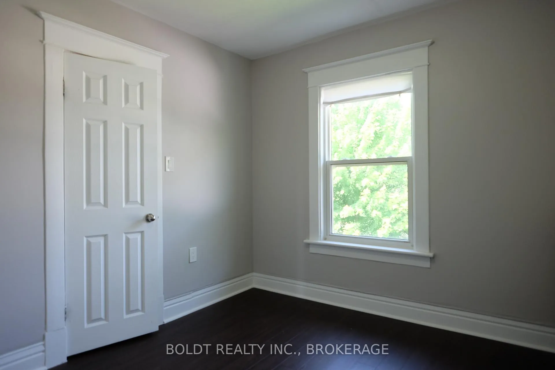 Photo 10 of Unit 2, 5029 Fourth Avenue, Niagara Falls, Cherrywood — HOMEH