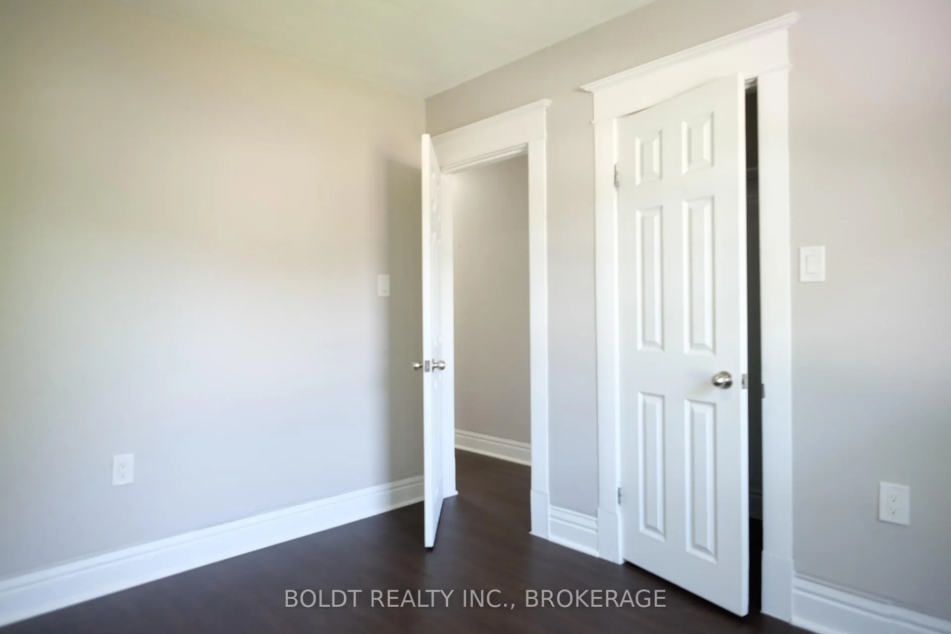 Photo 11 of Unit 2, 5029 Fourth Avenue, Niagara Falls, Cherrywood — HOMEH