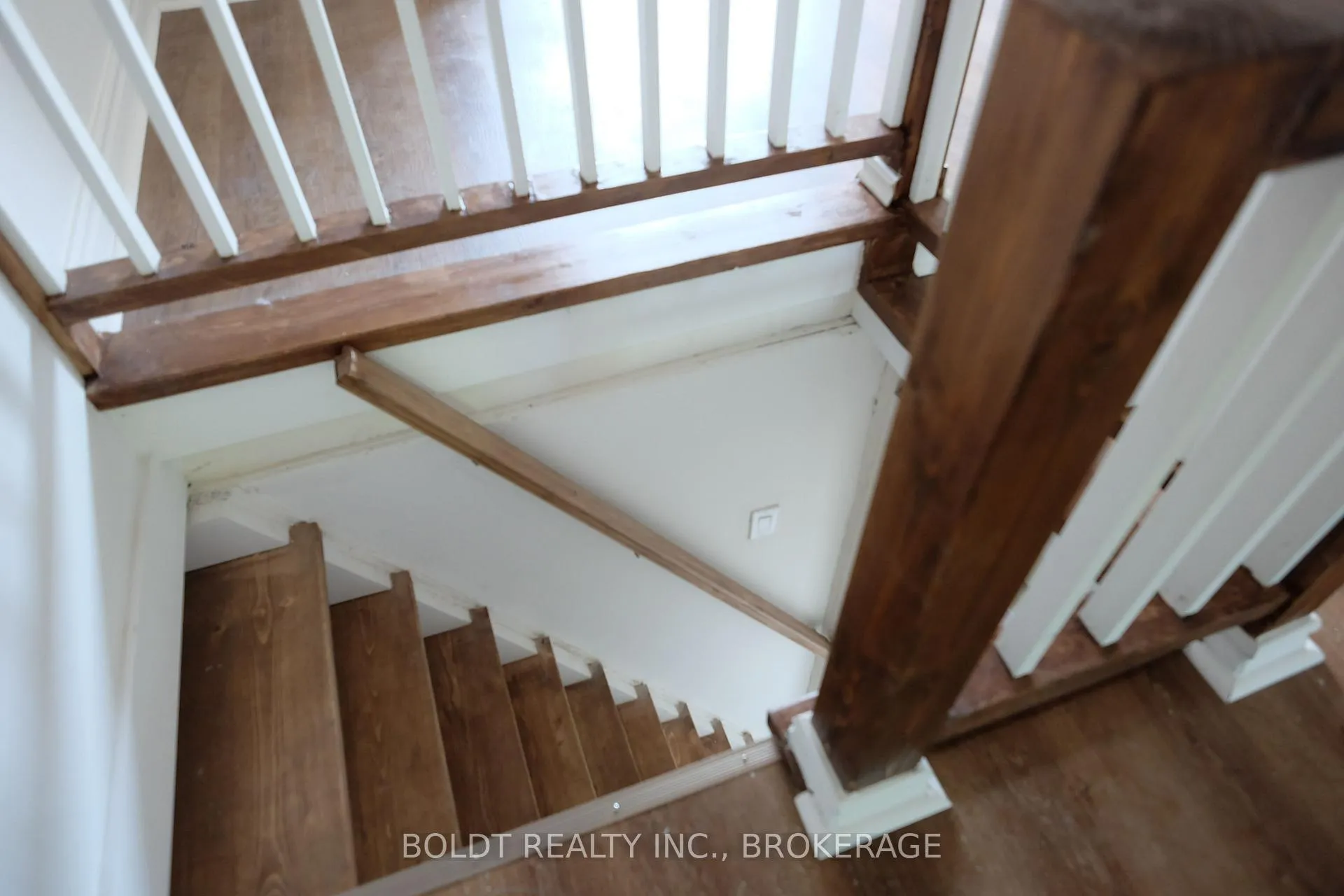 Photo 18 of Unit 2, 5029 Fourth Avenue, Niagara Falls, Cherrywood — HOMEH