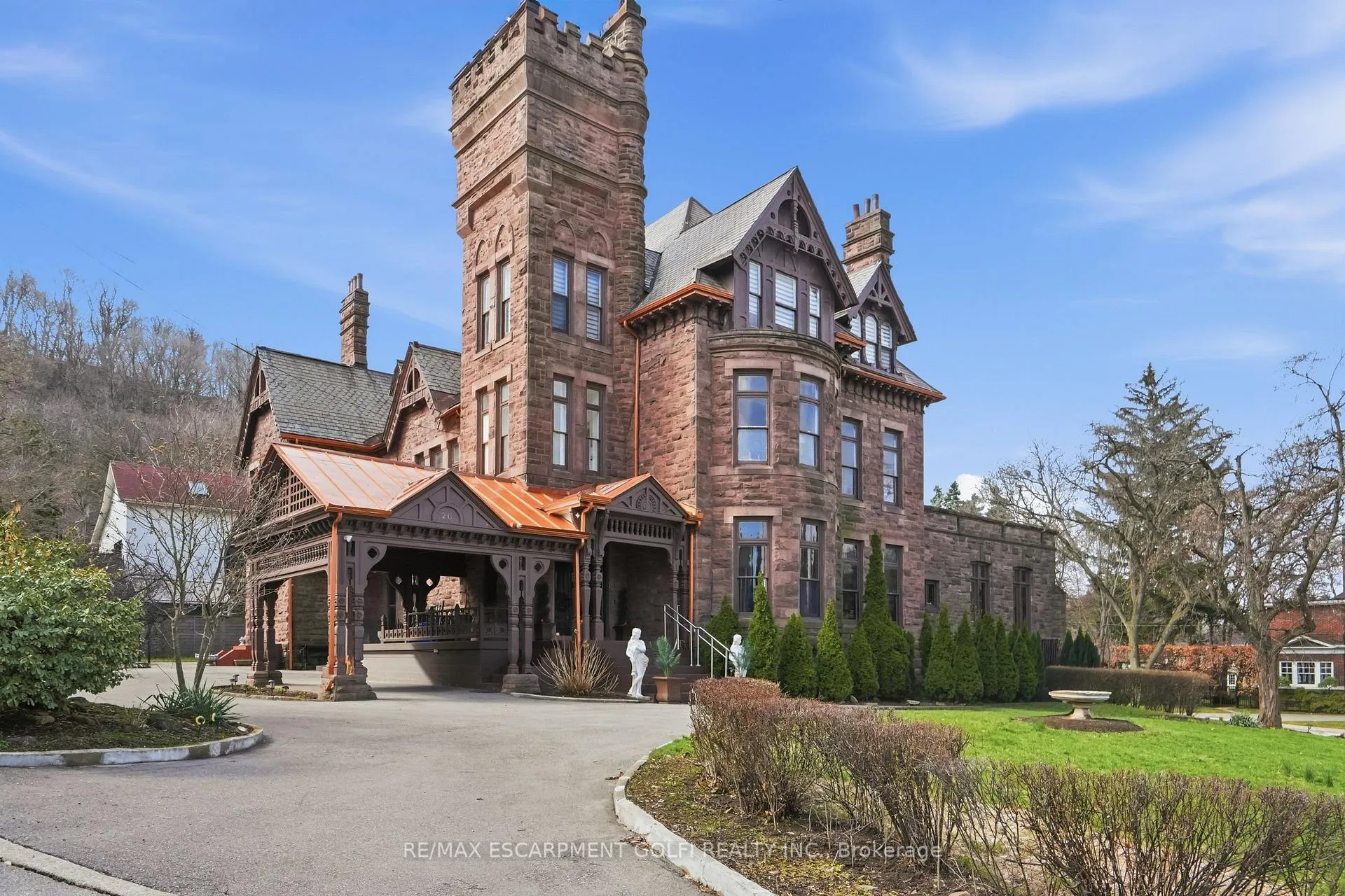 Photo 3 of 26 Ravenscliffe Avenue, Hamilton, Durand — HOMEH