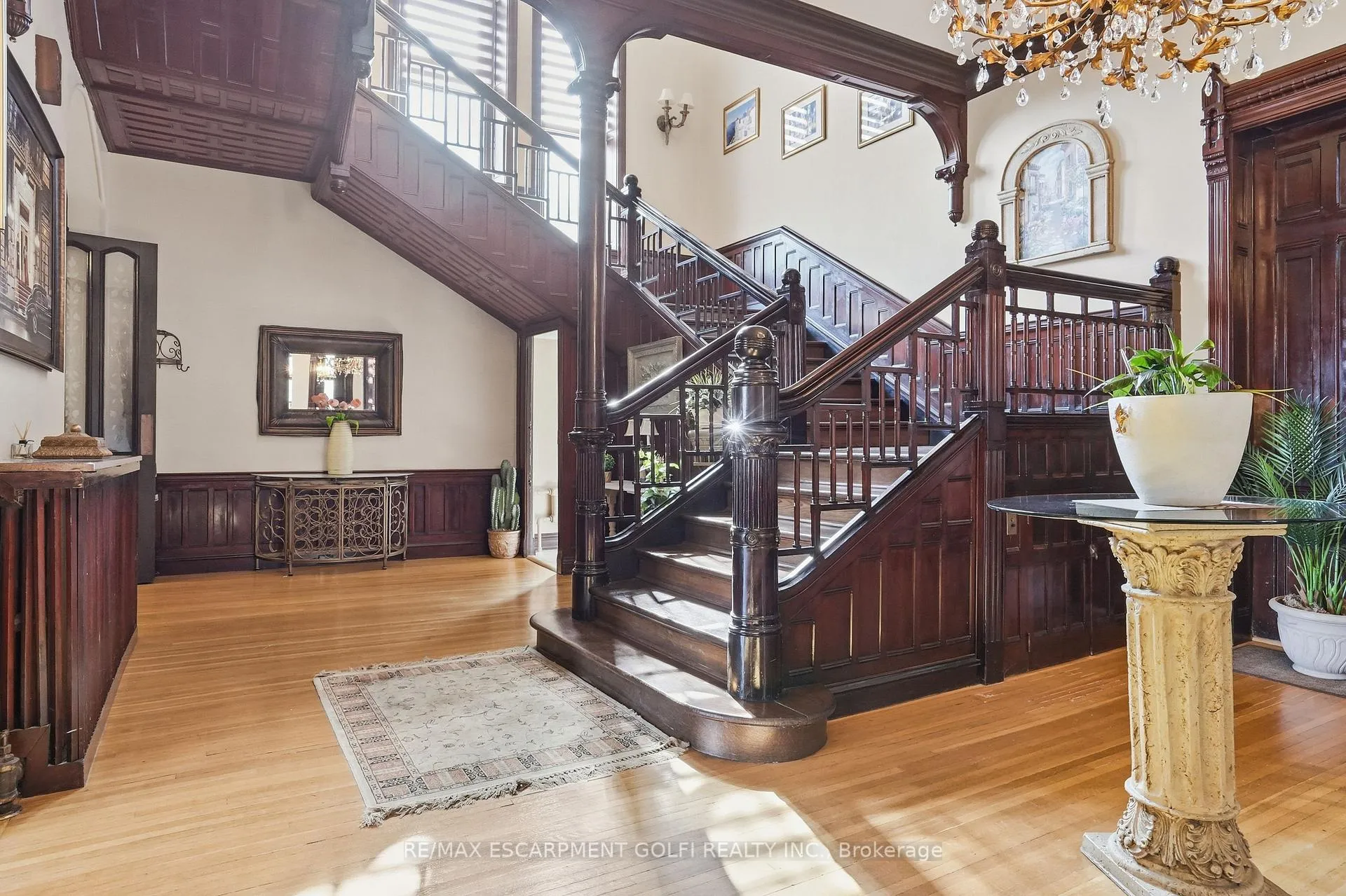 Photo 5 of 26 Ravenscliffe Avenue, Hamilton, Durand — HOMEH
