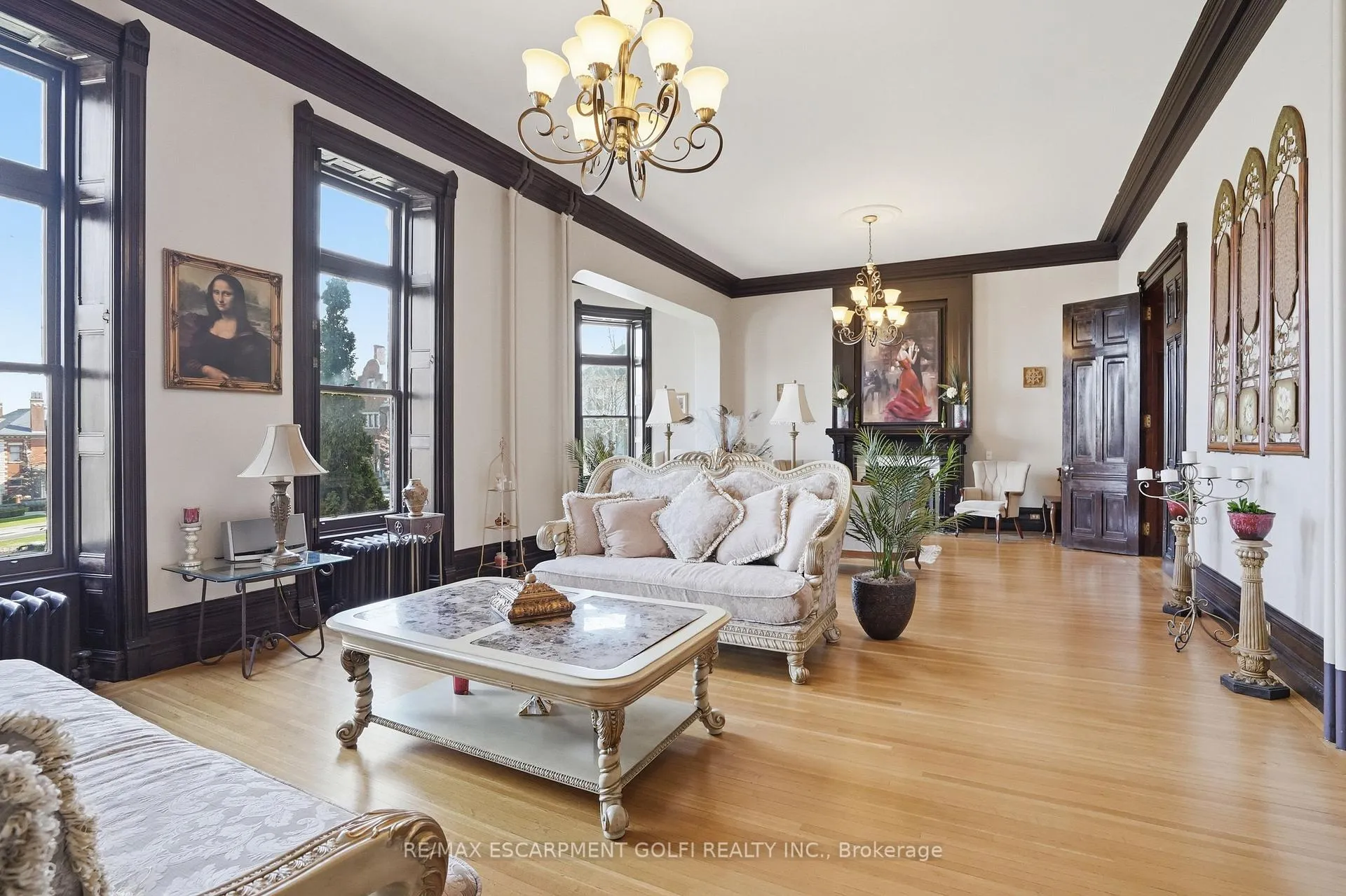 Photo 8 of 26 Ravenscliffe Avenue, Hamilton, Durand — HOMEH