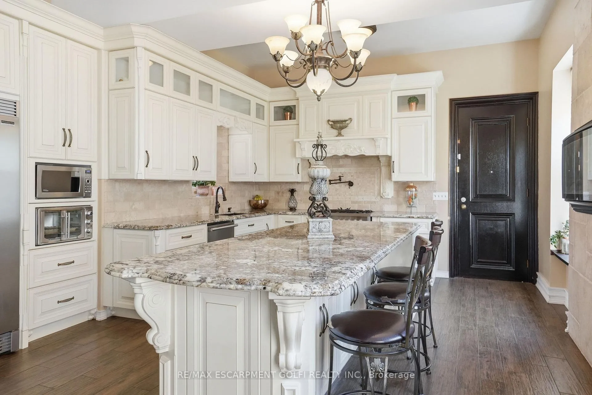 Photo 14 of 26 Ravenscliffe Avenue, Hamilton, Durand — HOMEH