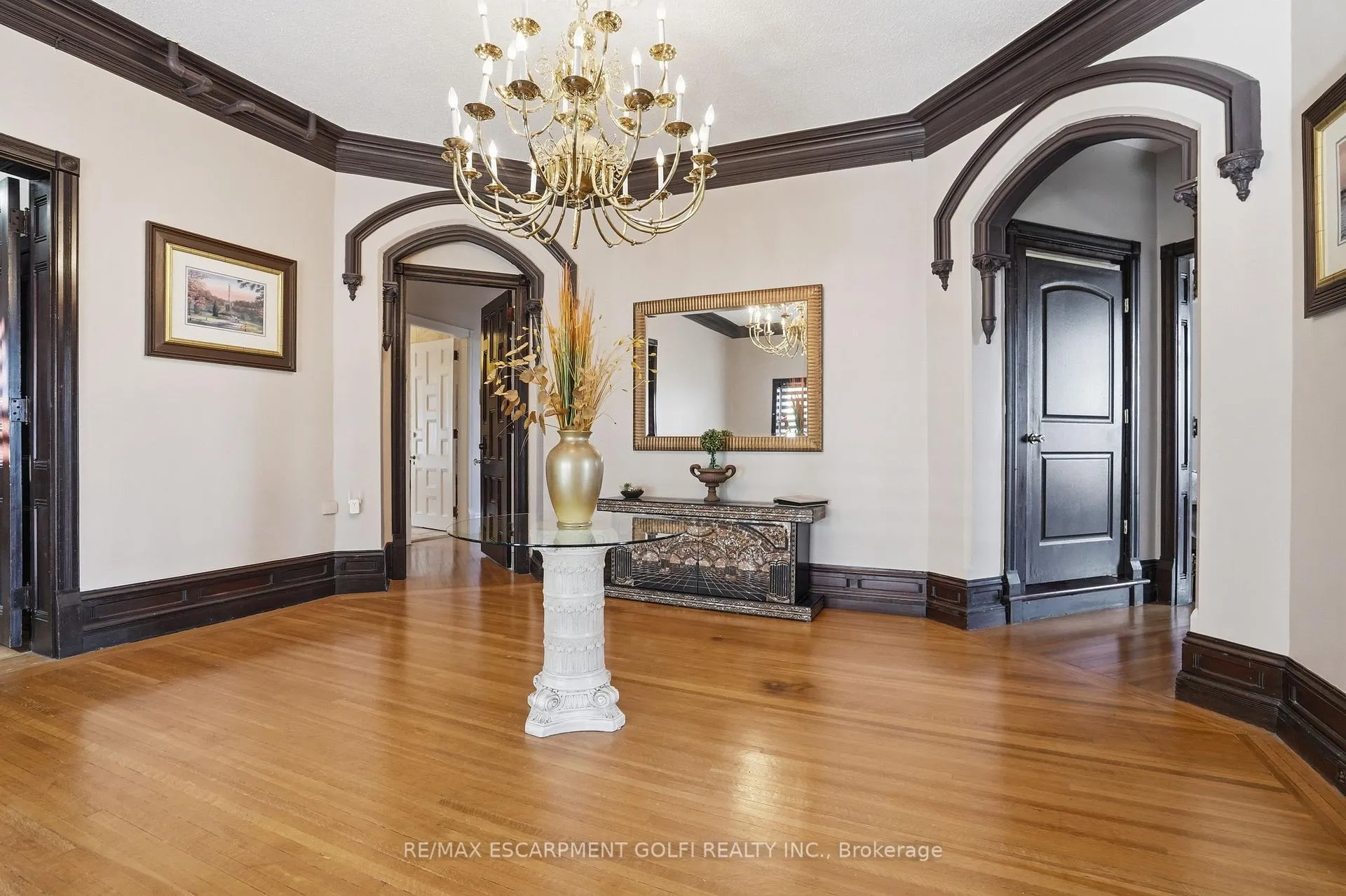 Photo 16 of 26 Ravenscliffe Avenue, Hamilton, Durand — HOMEH