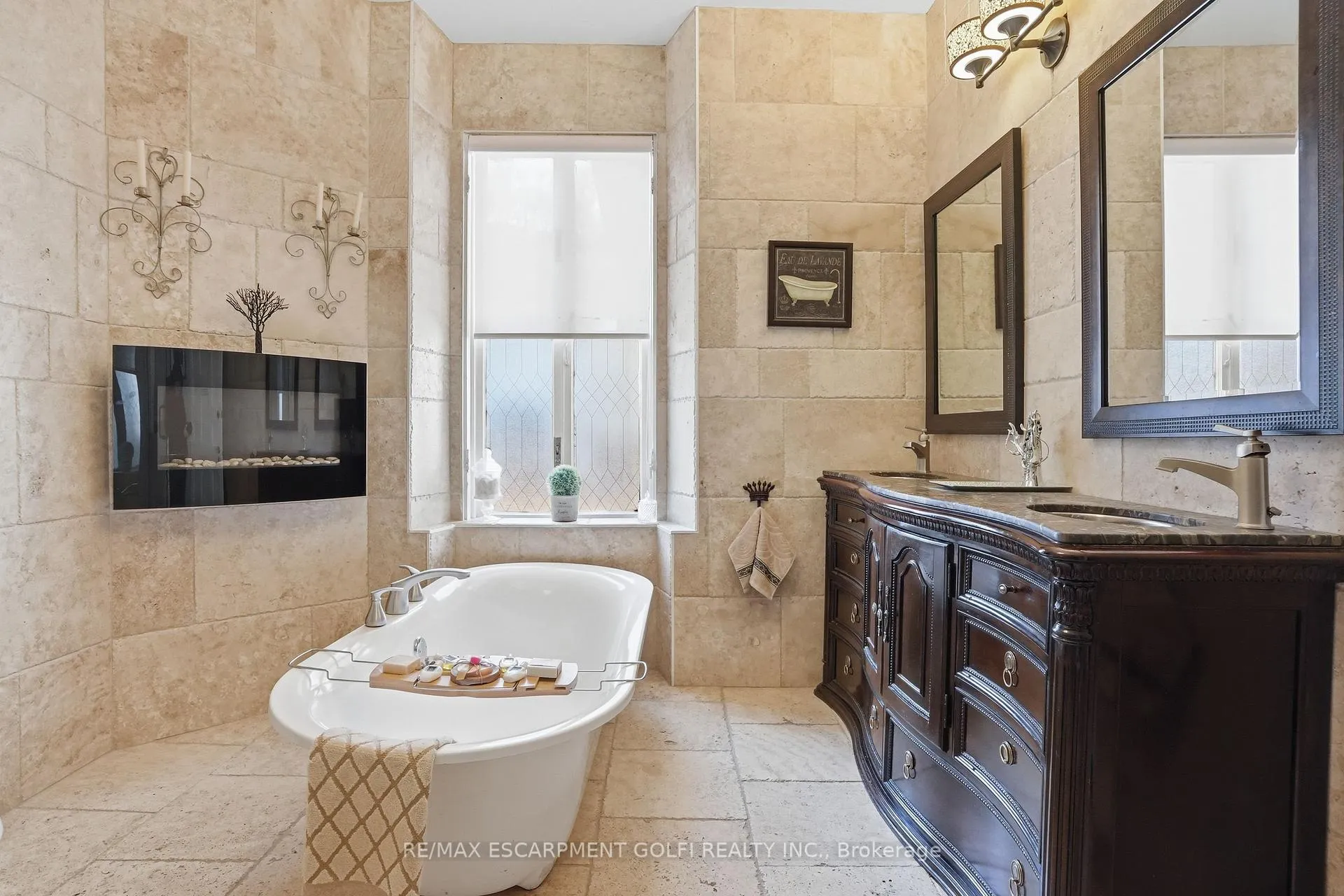 Photo 20 of 26 Ravenscliffe Avenue, Hamilton, Durand — HOMEH