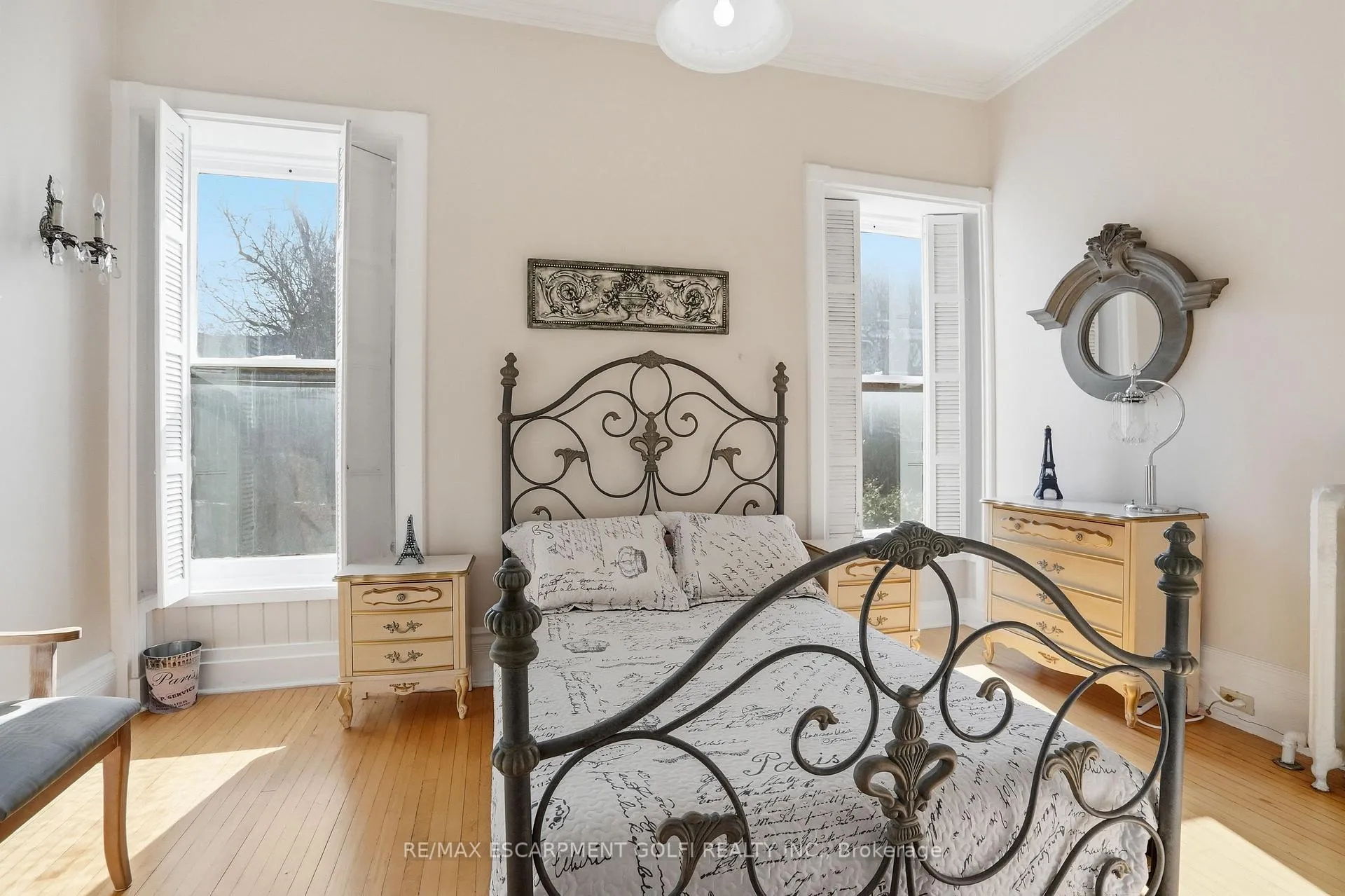 Photo 21 of 26 Ravenscliffe Avenue, Hamilton, Durand — HOMEH