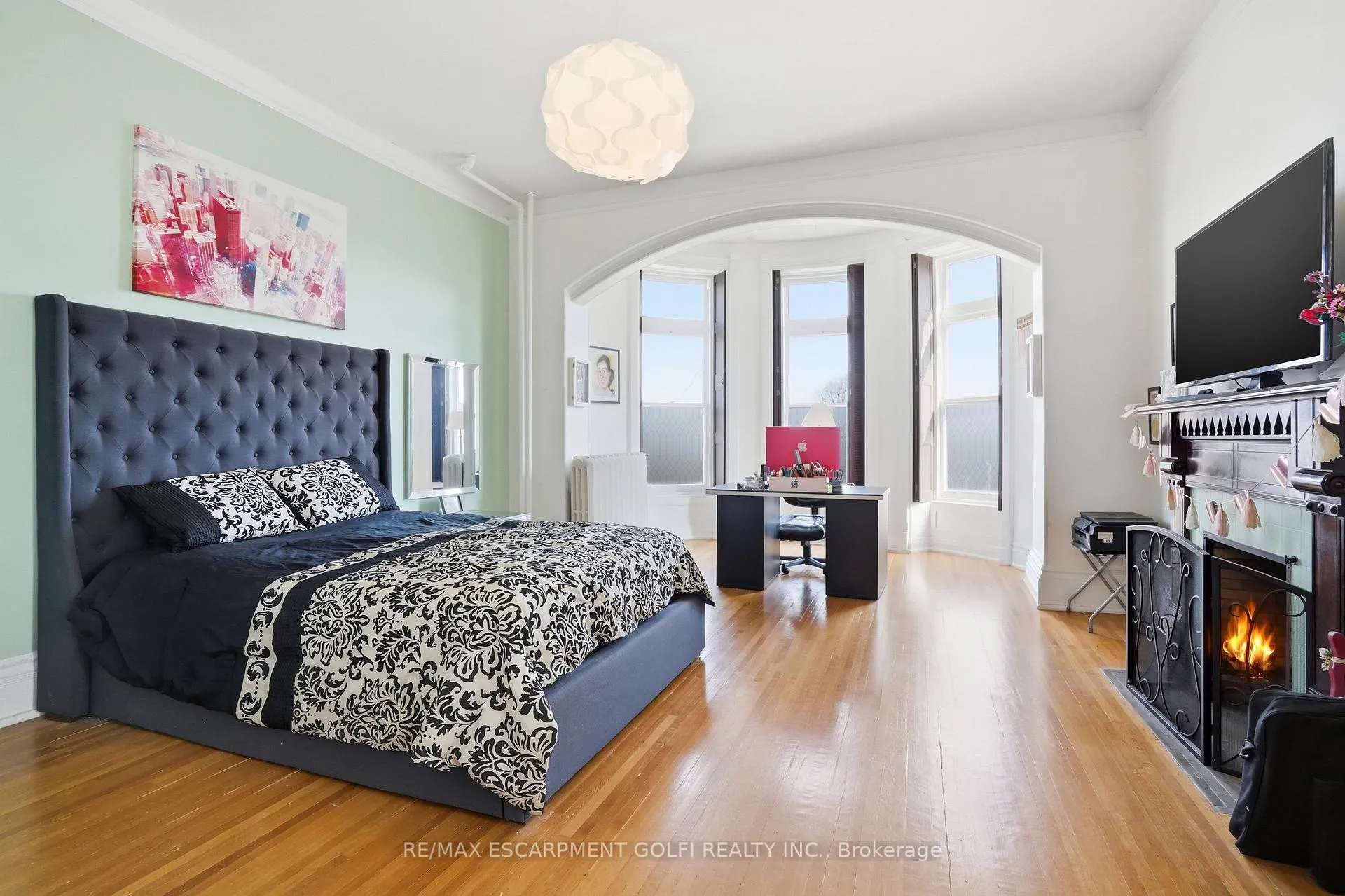 Photo 25 of 26 Ravenscliffe Avenue, Hamilton, Durand — HOMEH