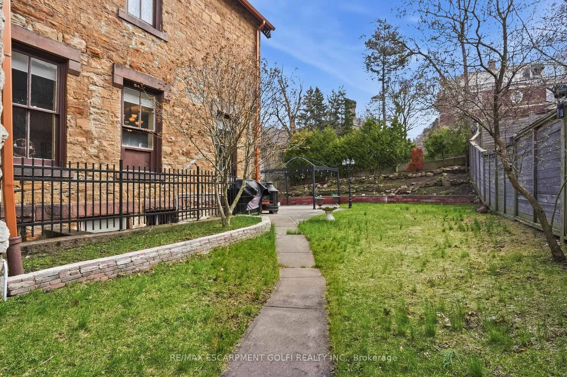 Photo 30 of 26 Ravenscliffe Avenue, Hamilton, Durand — HOMEH