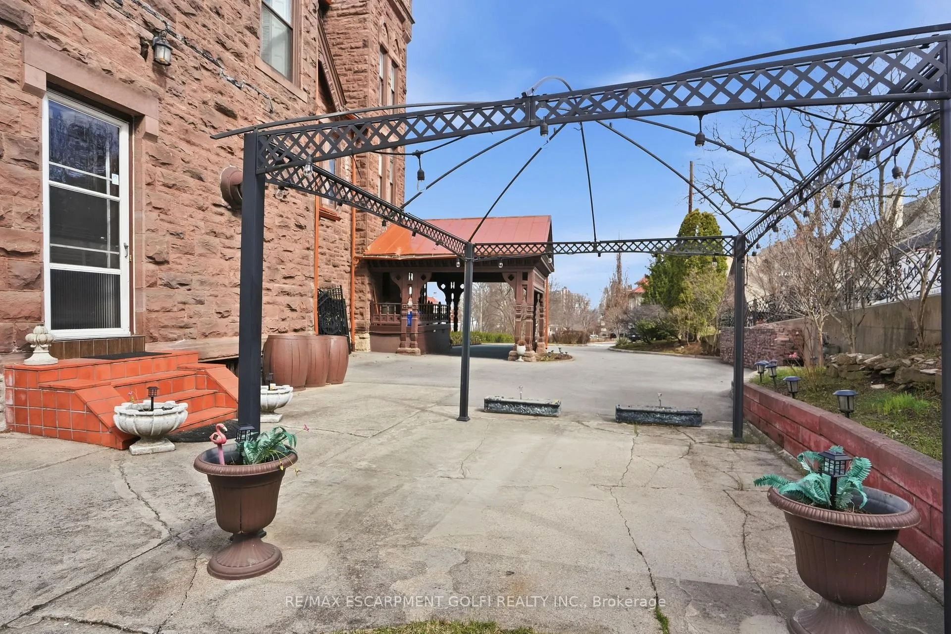 Photo 31 of 26 Ravenscliffe Avenue, Hamilton, Durand — HOMEH