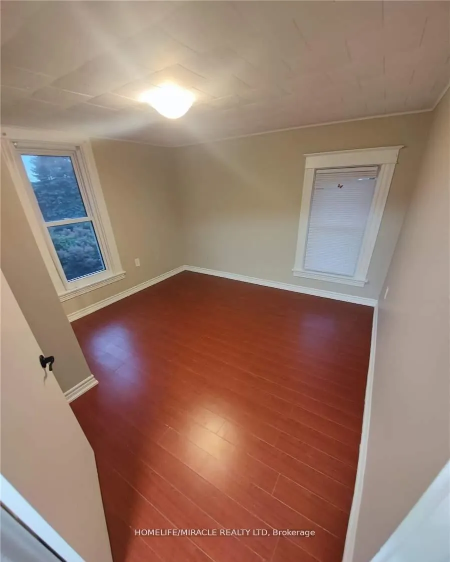 Photo 7 of 5967 Dixon Street, Niagara Falls, Dorchester — HOMEH